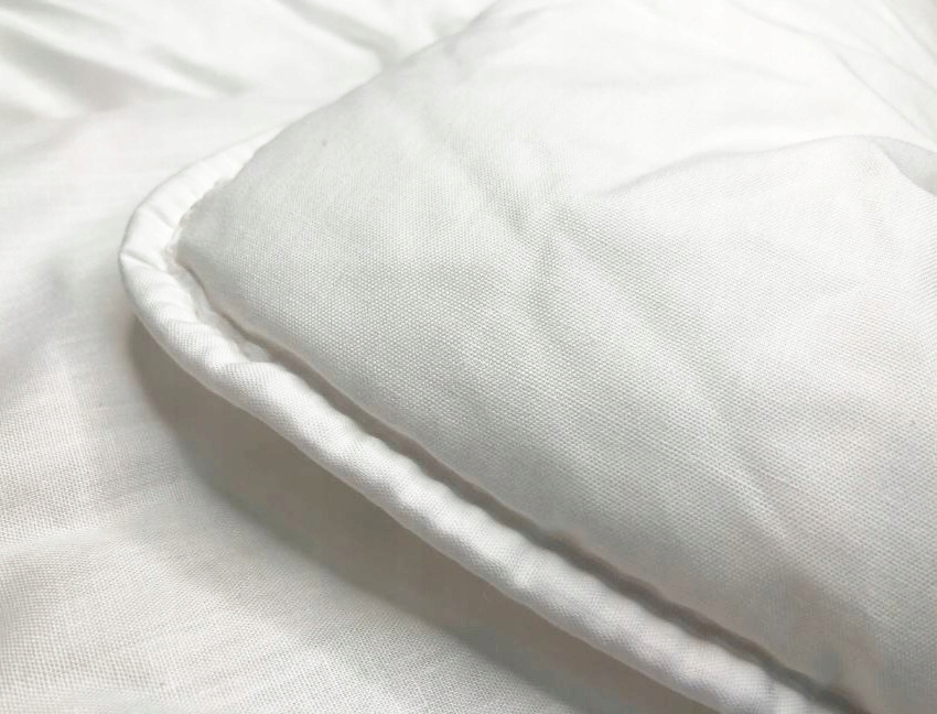 ANTYALERGICZNA KOŁDRA MEDICAL 160x200 CAŁOROCZNA ANTYROZTOCZOWA AMW BIAŁA Szerokość produktu 160 cm