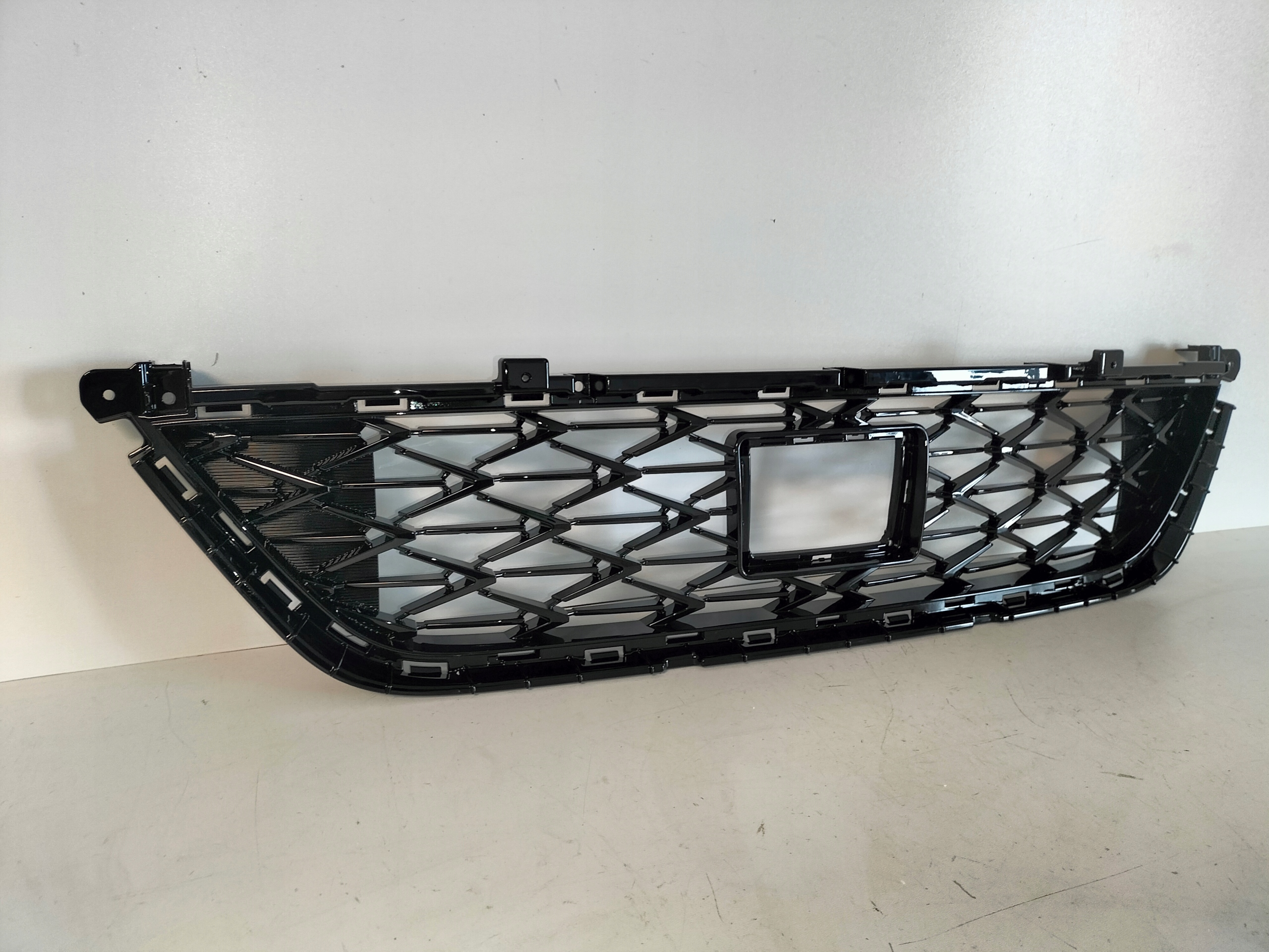 grille grid of a bumper front central KIA X-CEED XCEED LIFT 22- GT-LINE