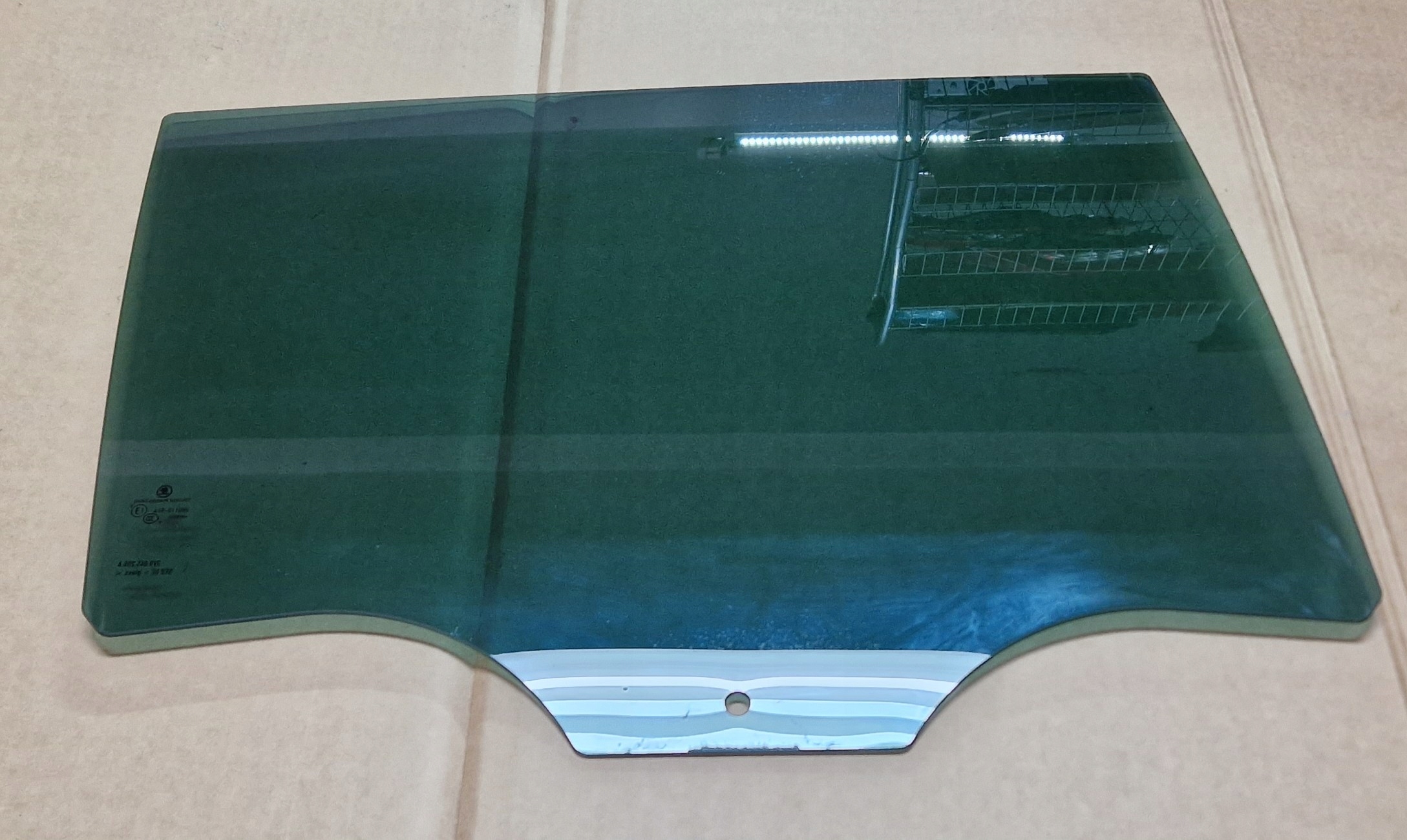 СТЕКЛО ДВЕРИ ЗАДНЯЯ SKODA SUPERB III УНИВЕРСАЛ 3V9845206A