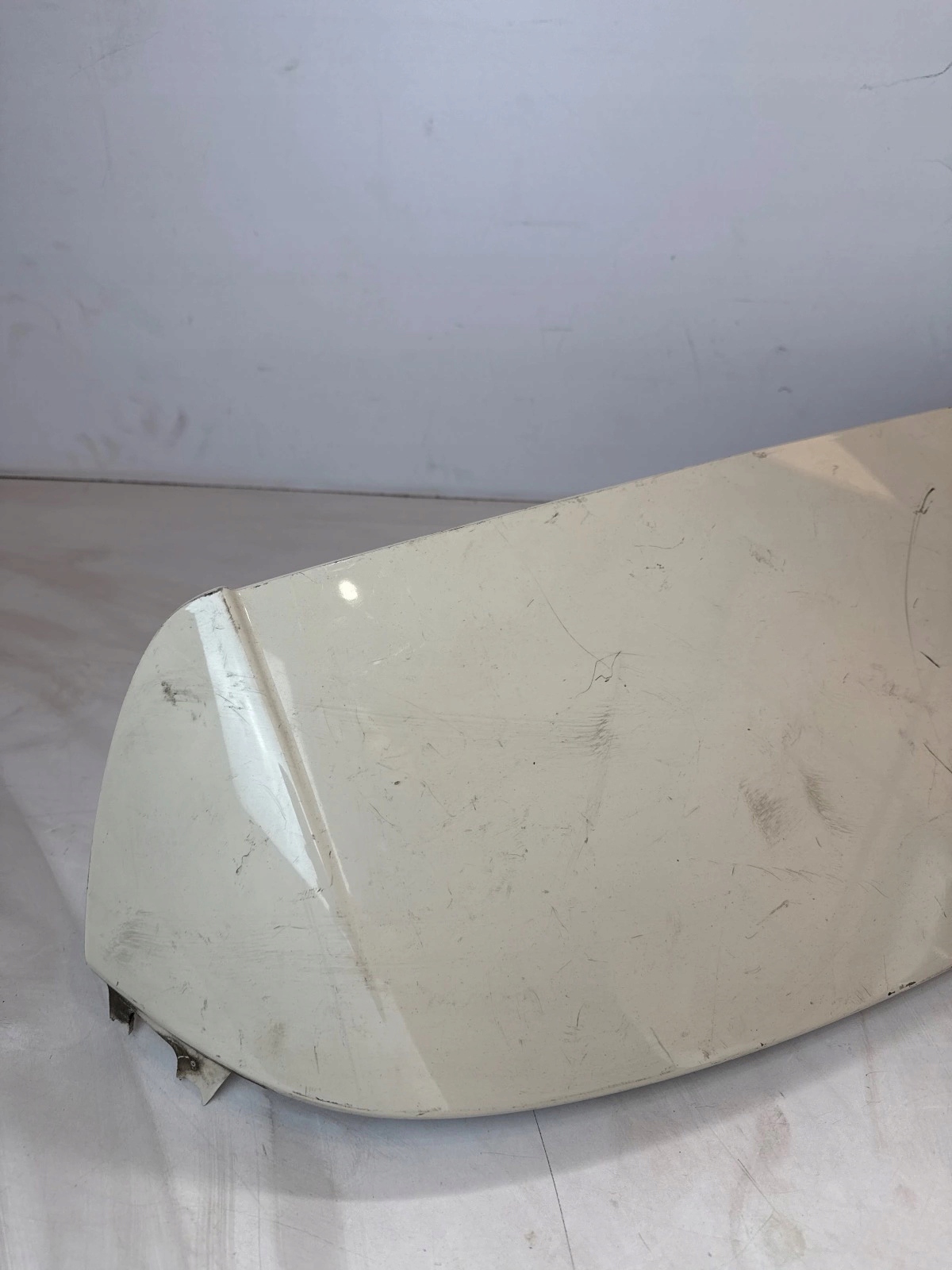 Spoiler lotka visor bonnet Renault Captur and