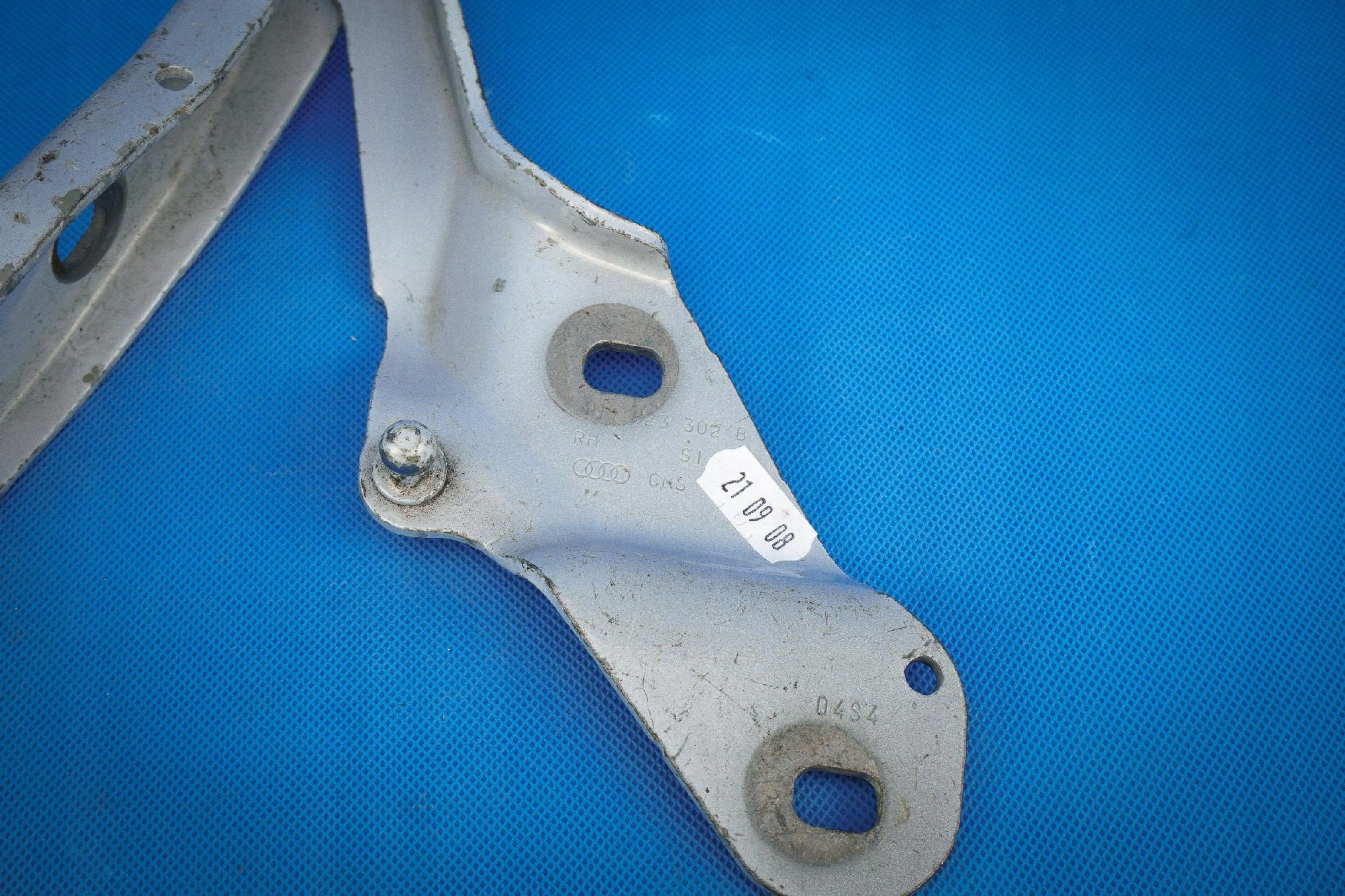 hinge bonnets front right Audi A8 S8 4H 4H0823302B