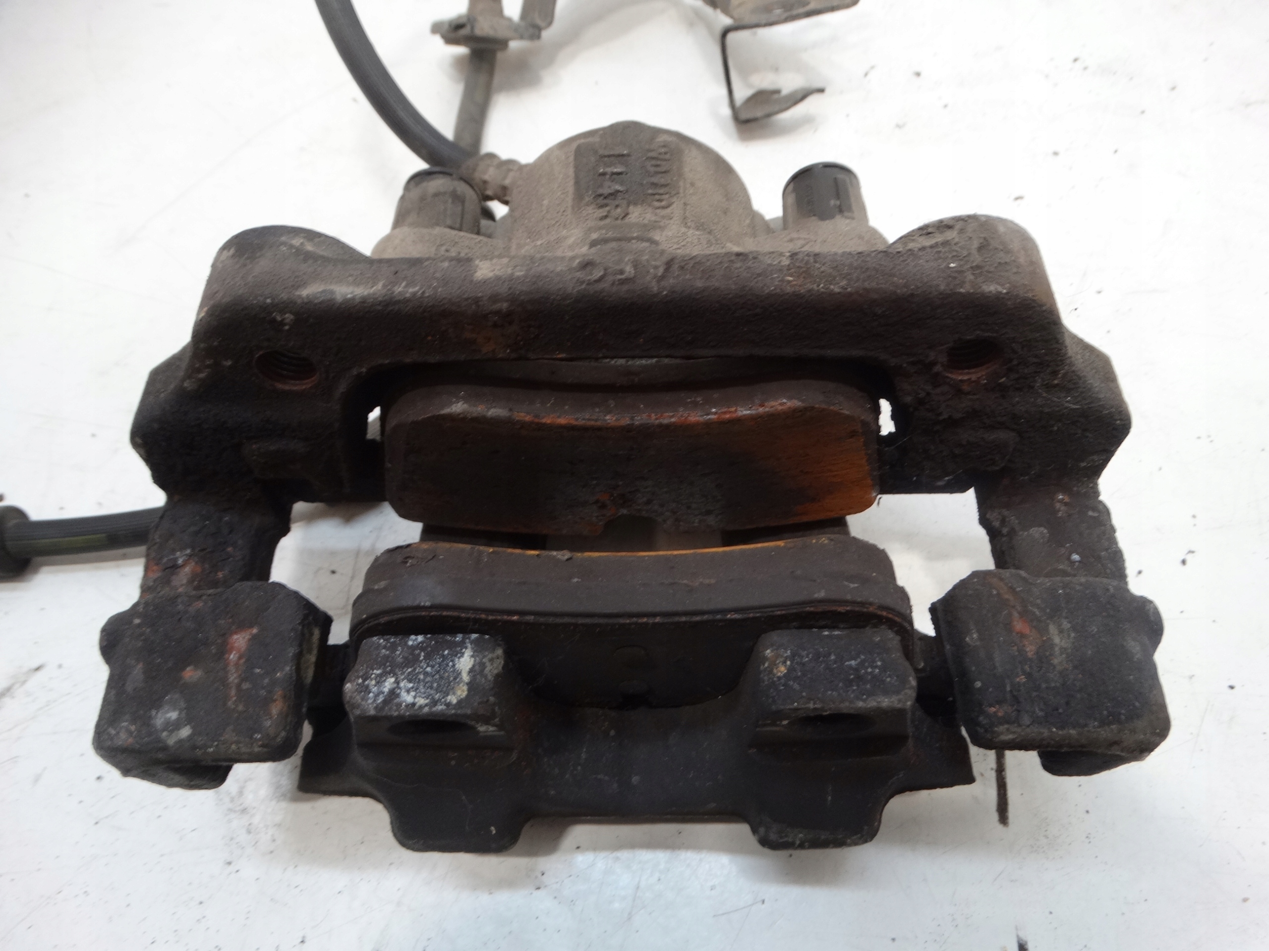 caliper brake right front BMW 1 F20 2.0D 2013R. 6850644