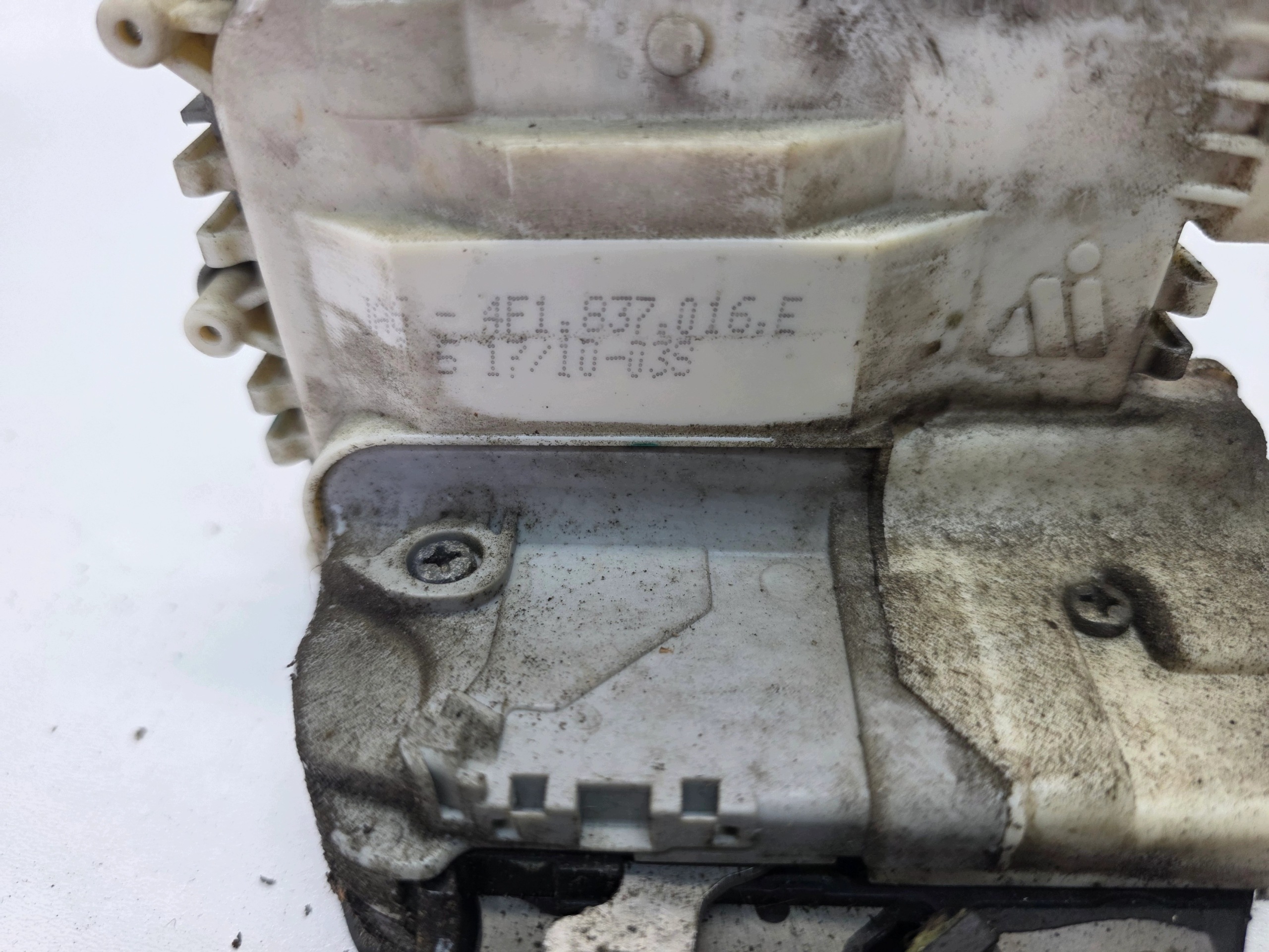 lock door right front AUDI A6 C6 LIFT A3 8P 4F1837016E 6-PIN