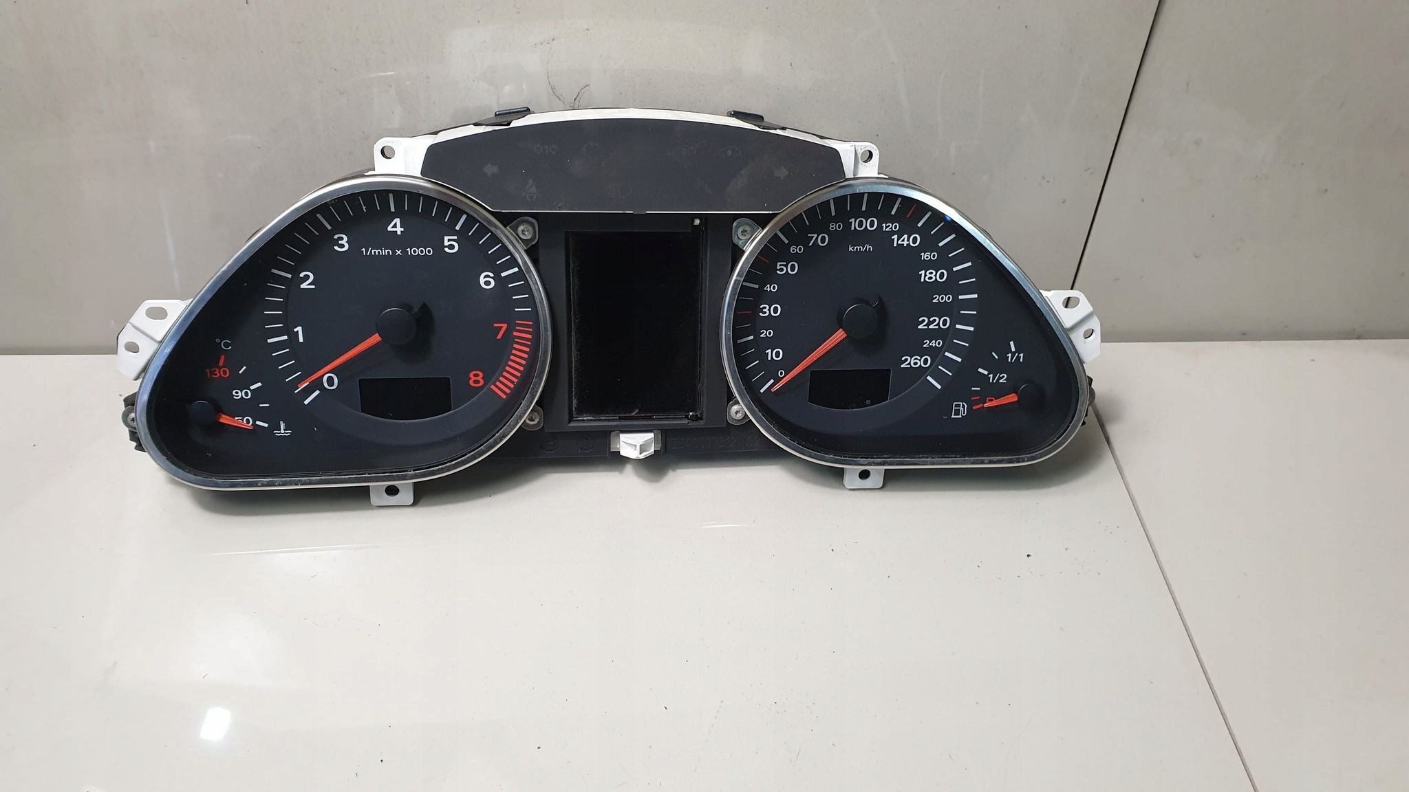 Audi A6 C6 спидометр часы европа