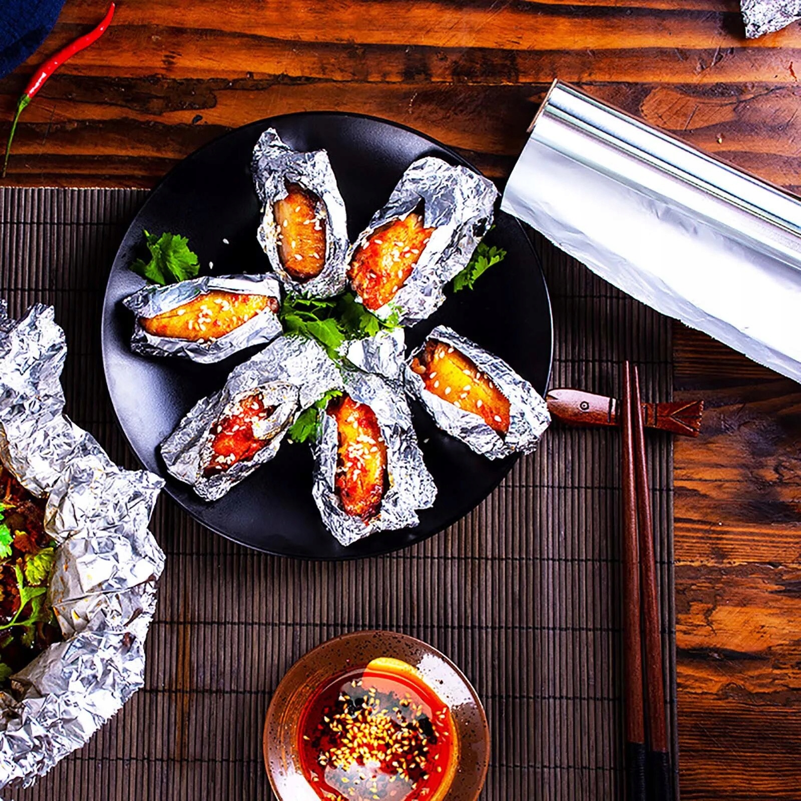 FOLIA ALUMINIOWA SPOŻYWCZA GRUBA GASTRONOMICZNA ROLKA 10 M Rodzaj folia aluminiowa