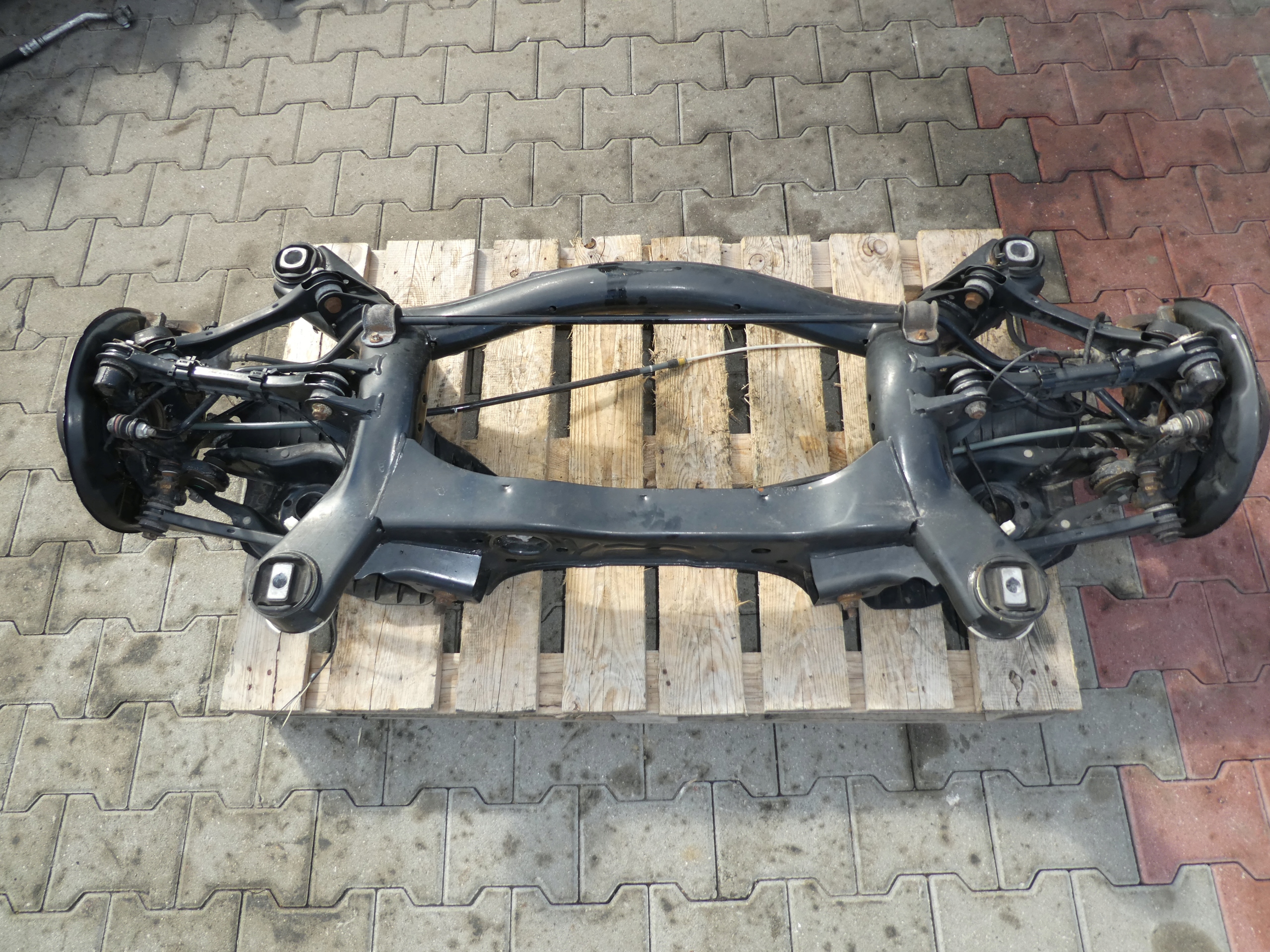 BMW F20 ACHSTRÄGER HINTEN 6792505
