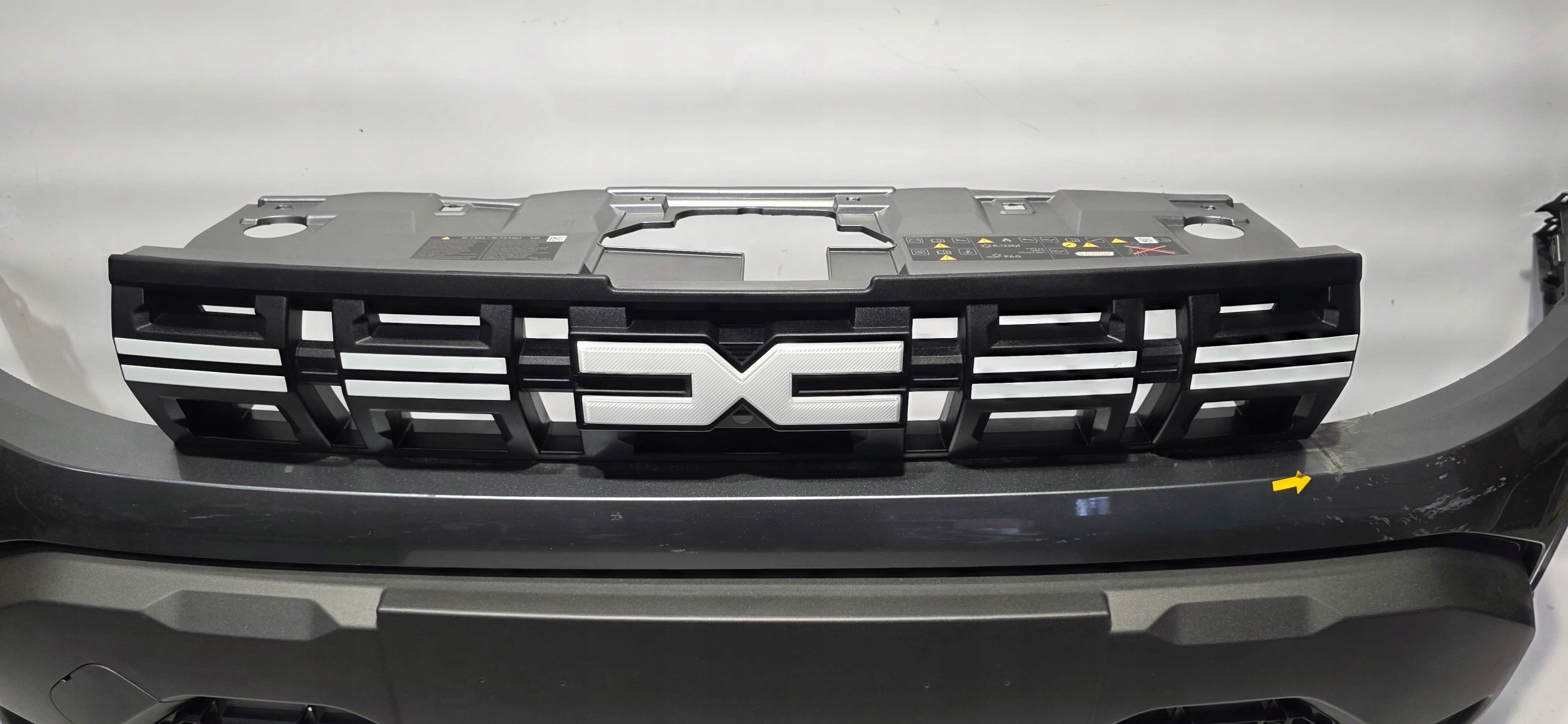 front bumper grille below KAMERE DACIA DUSTER III 23- original 620221816R