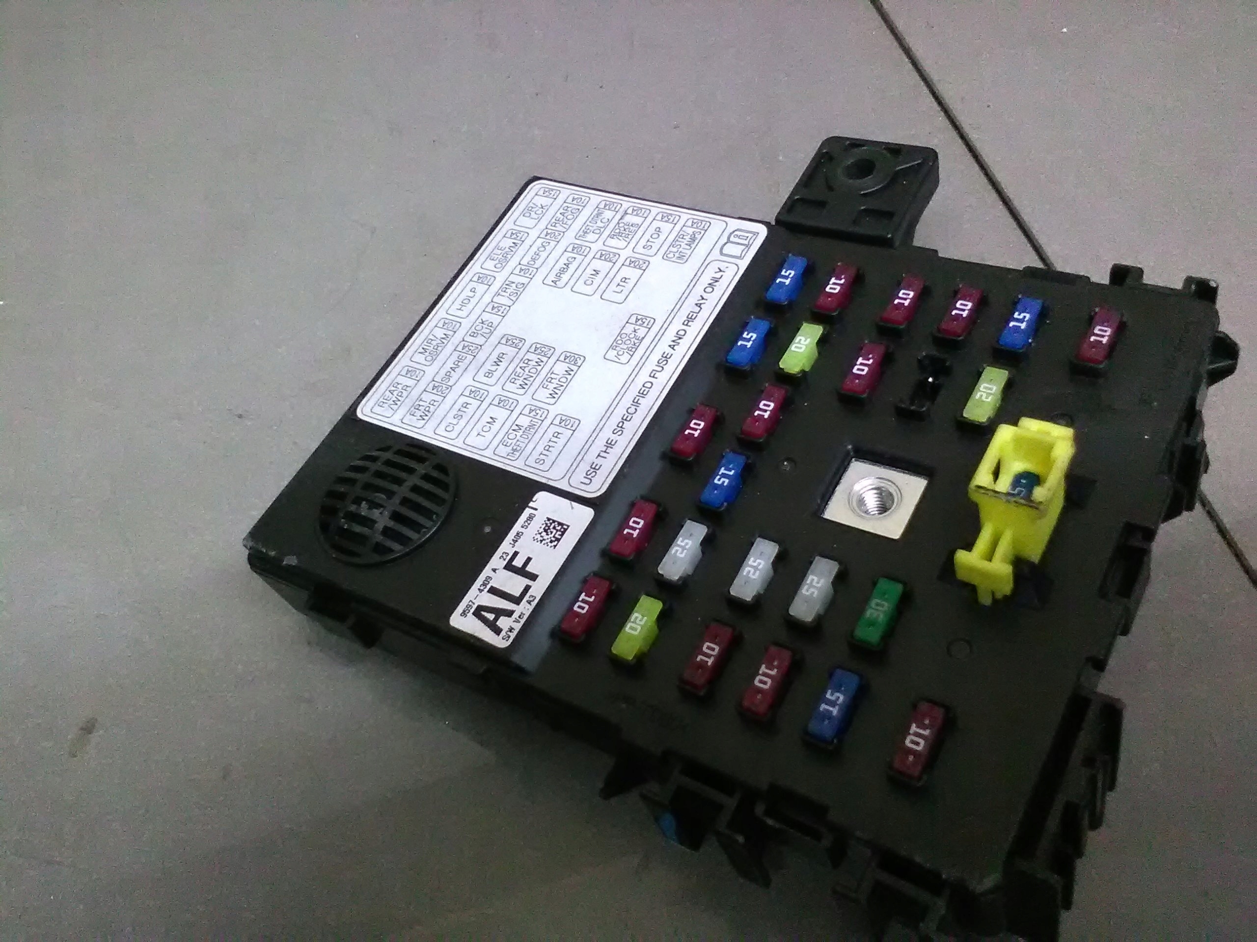 блок предохранителей спарк