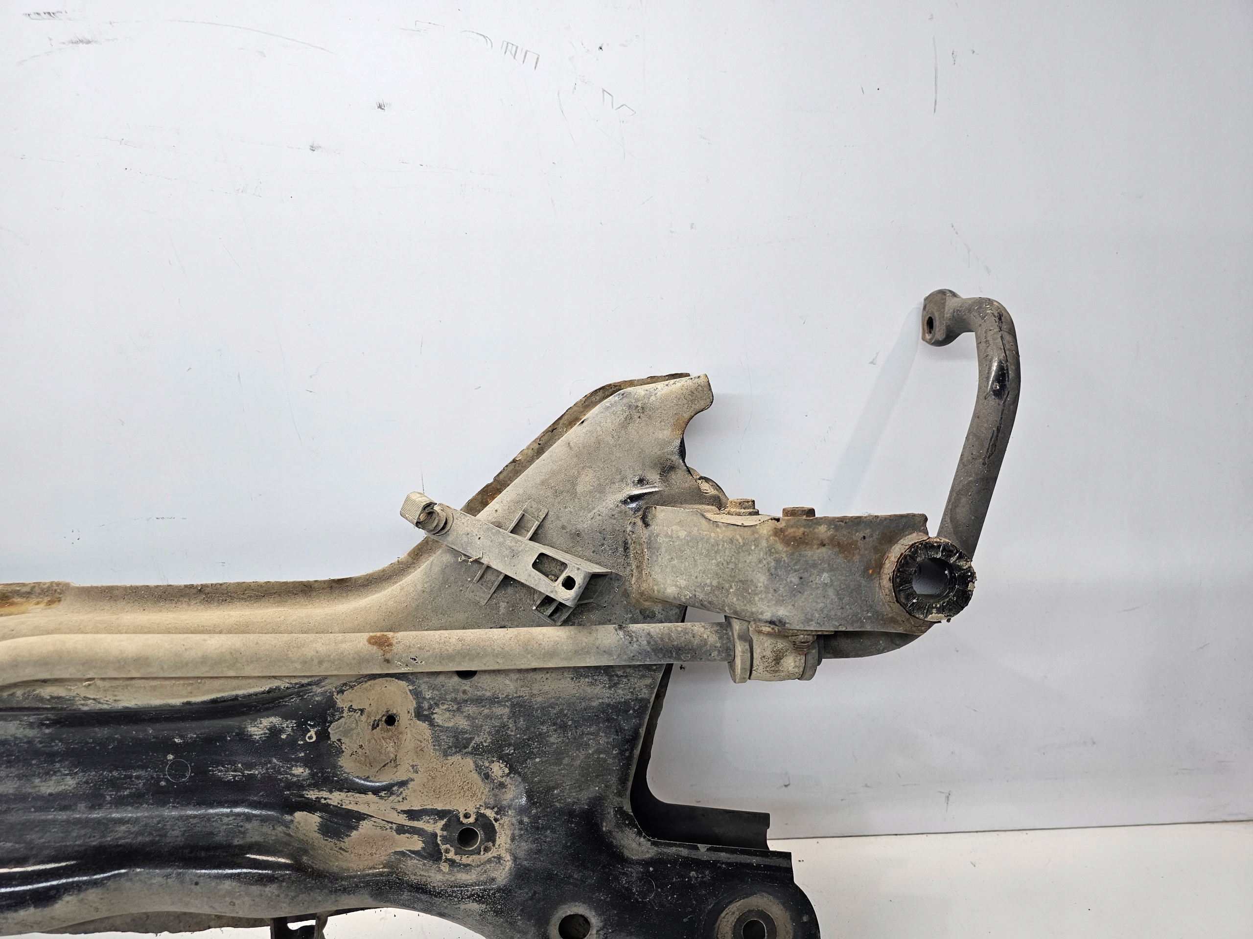 TRAWERS axle beam front subframe AUDI A1 8X 6R0199315A
