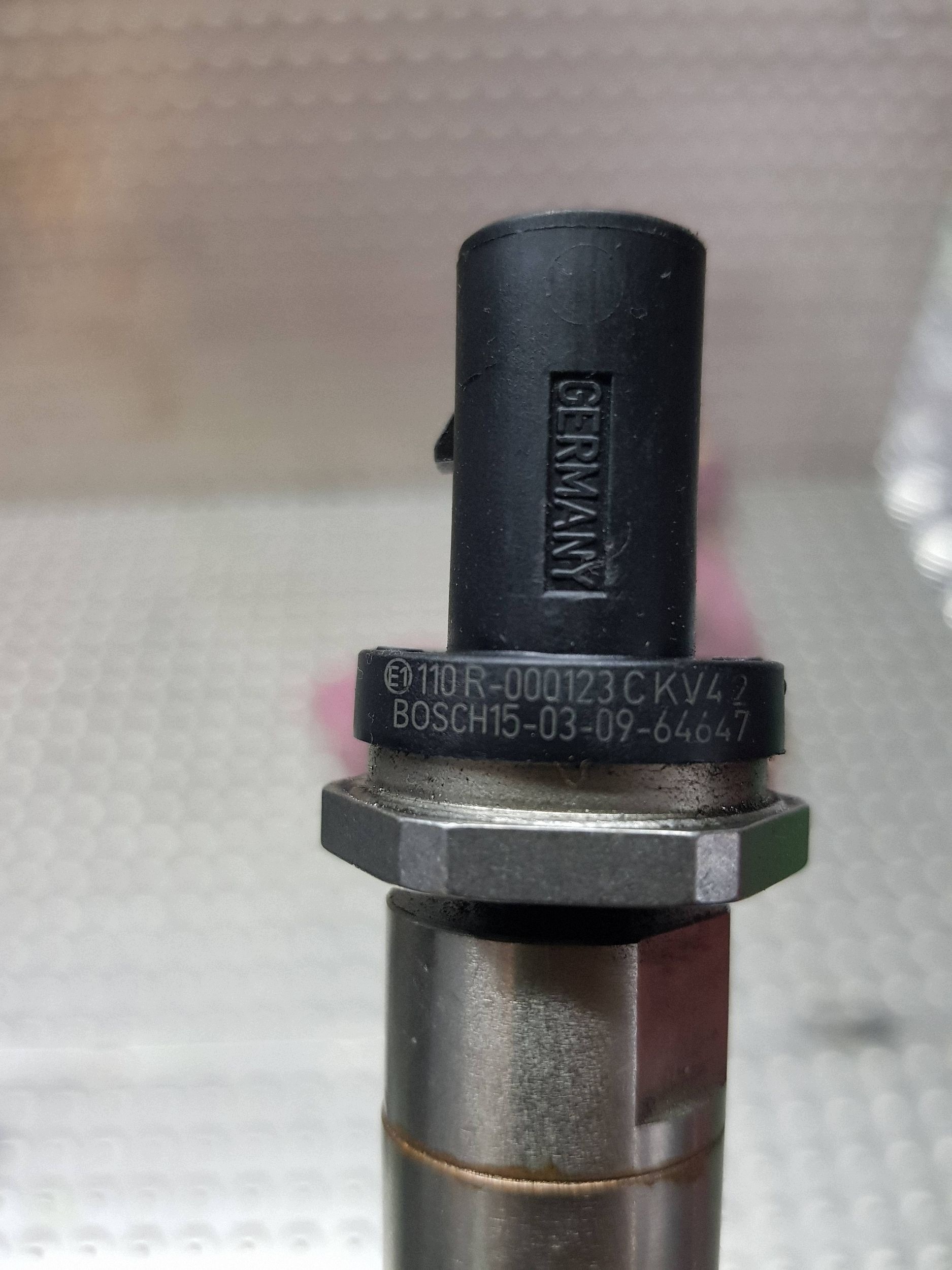 Rampe injection Injecteurs 04E133320D VW GOLF VII A3 8V A4 B9 LEON III 1.4TSI