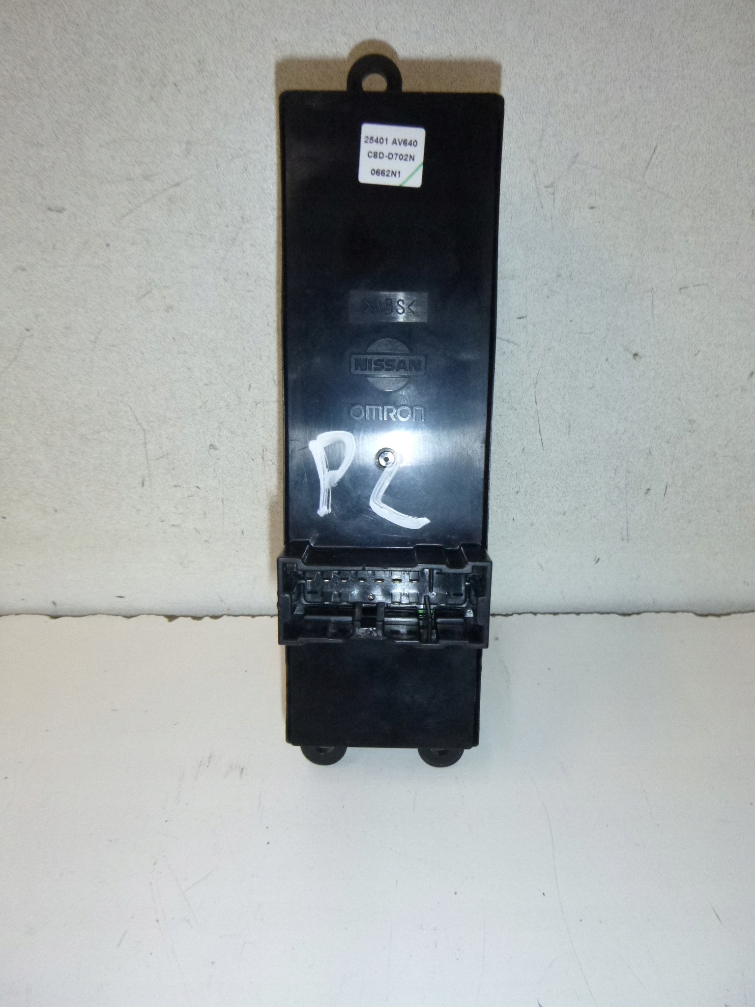 switch panel of the window left Nissan Primera P12 02r