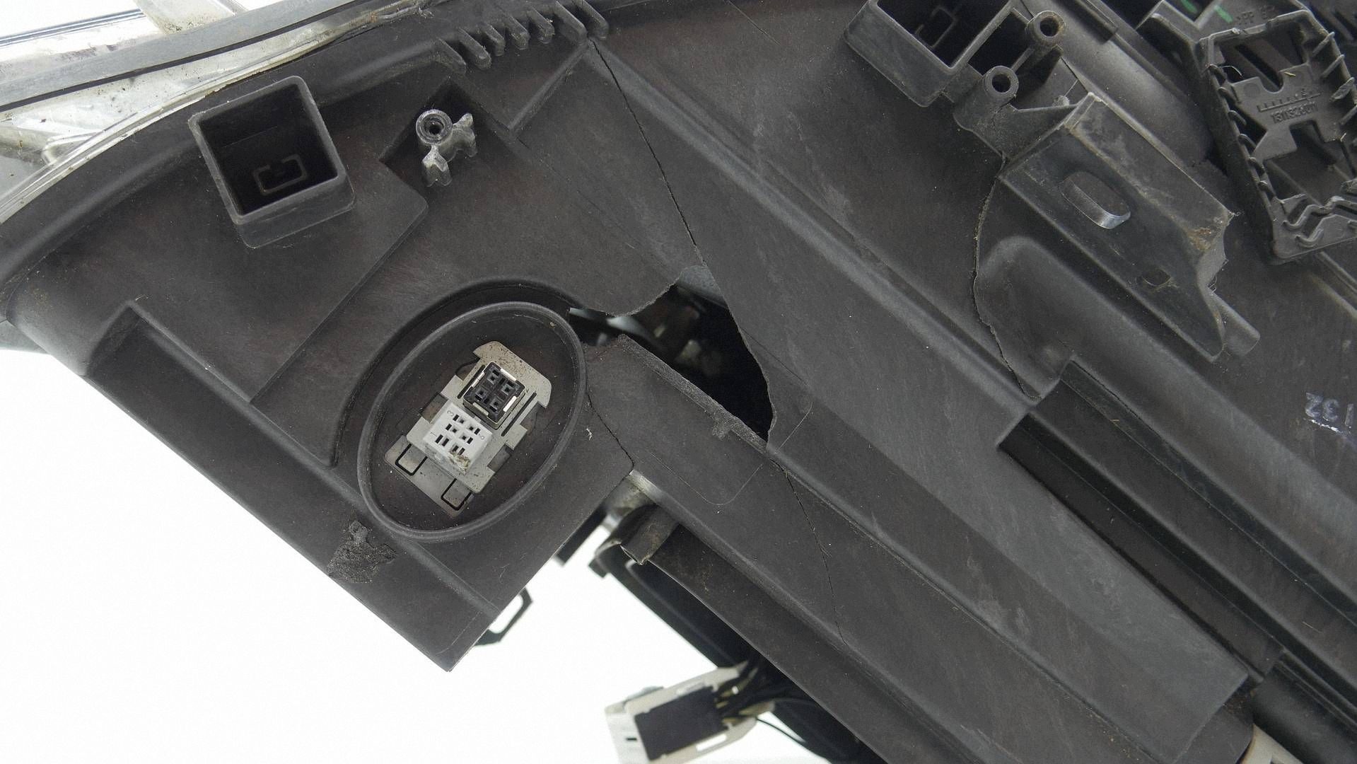 REFLEKTOR light left front left BI XENON MERCEDES CLA W117 A1179065300