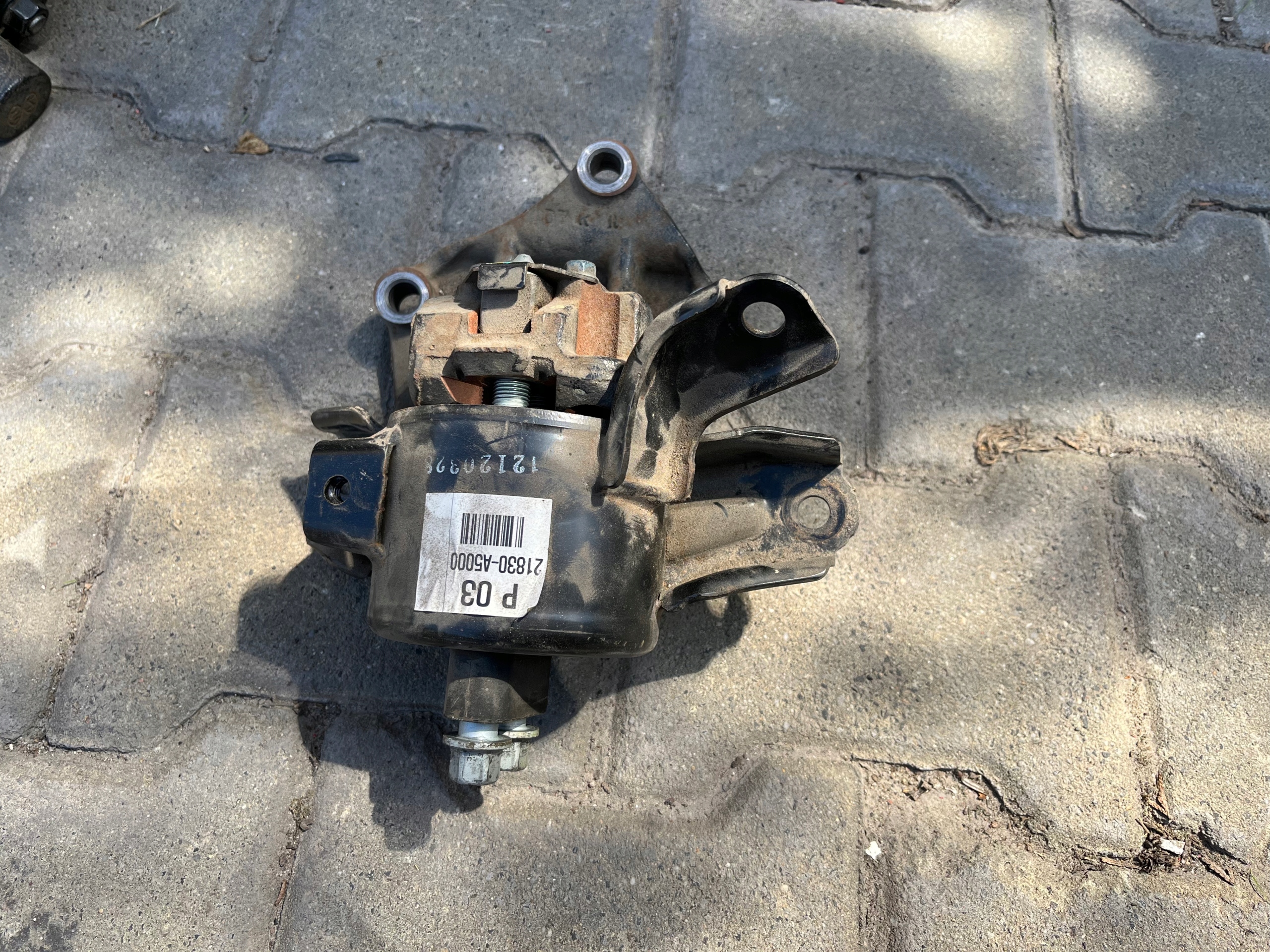 Hyundai I30 II 1.4 16V Airbag Getriebehalter