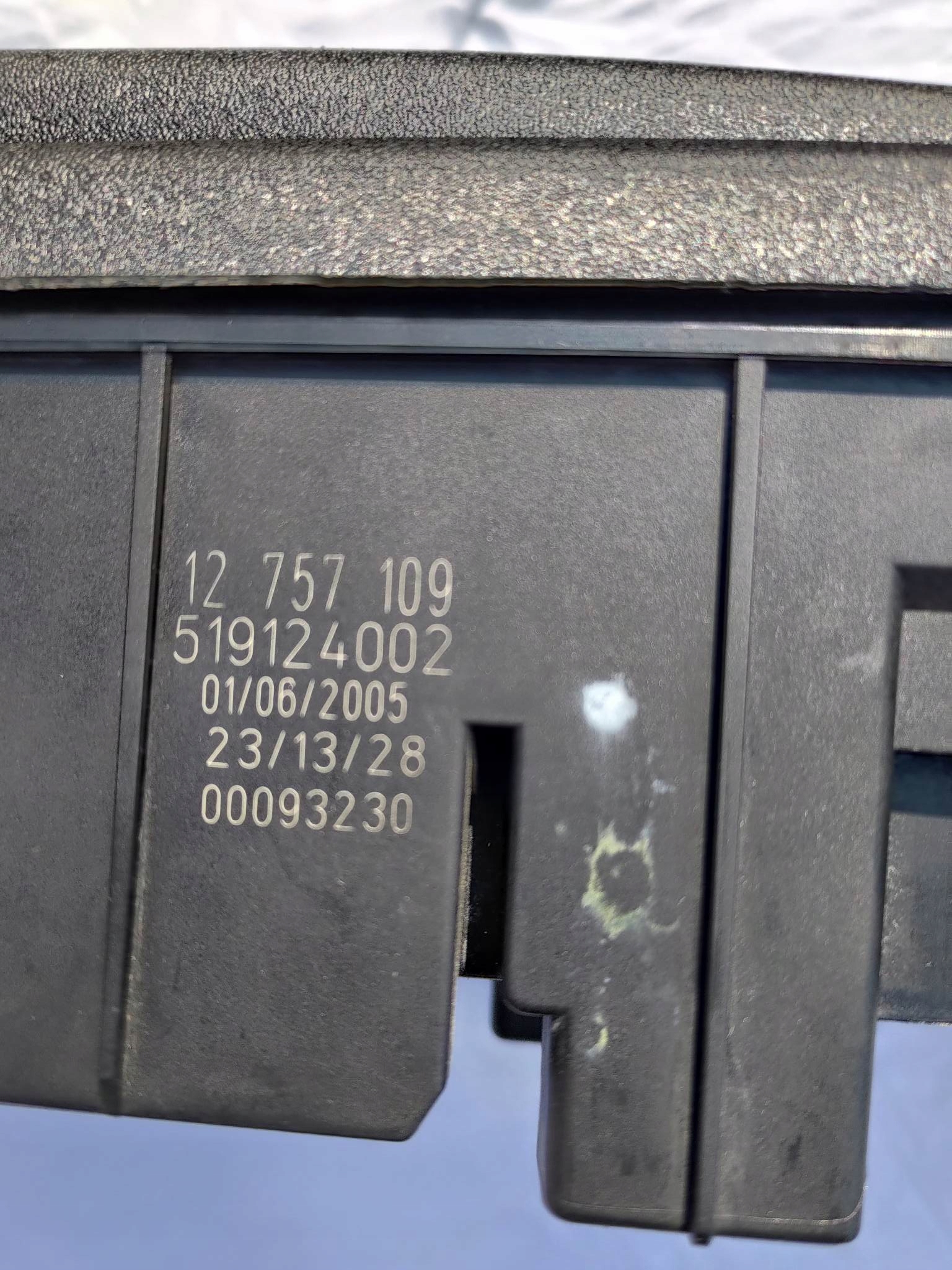 Module fusibles SAAB 9-3 II 93 OE 12757109