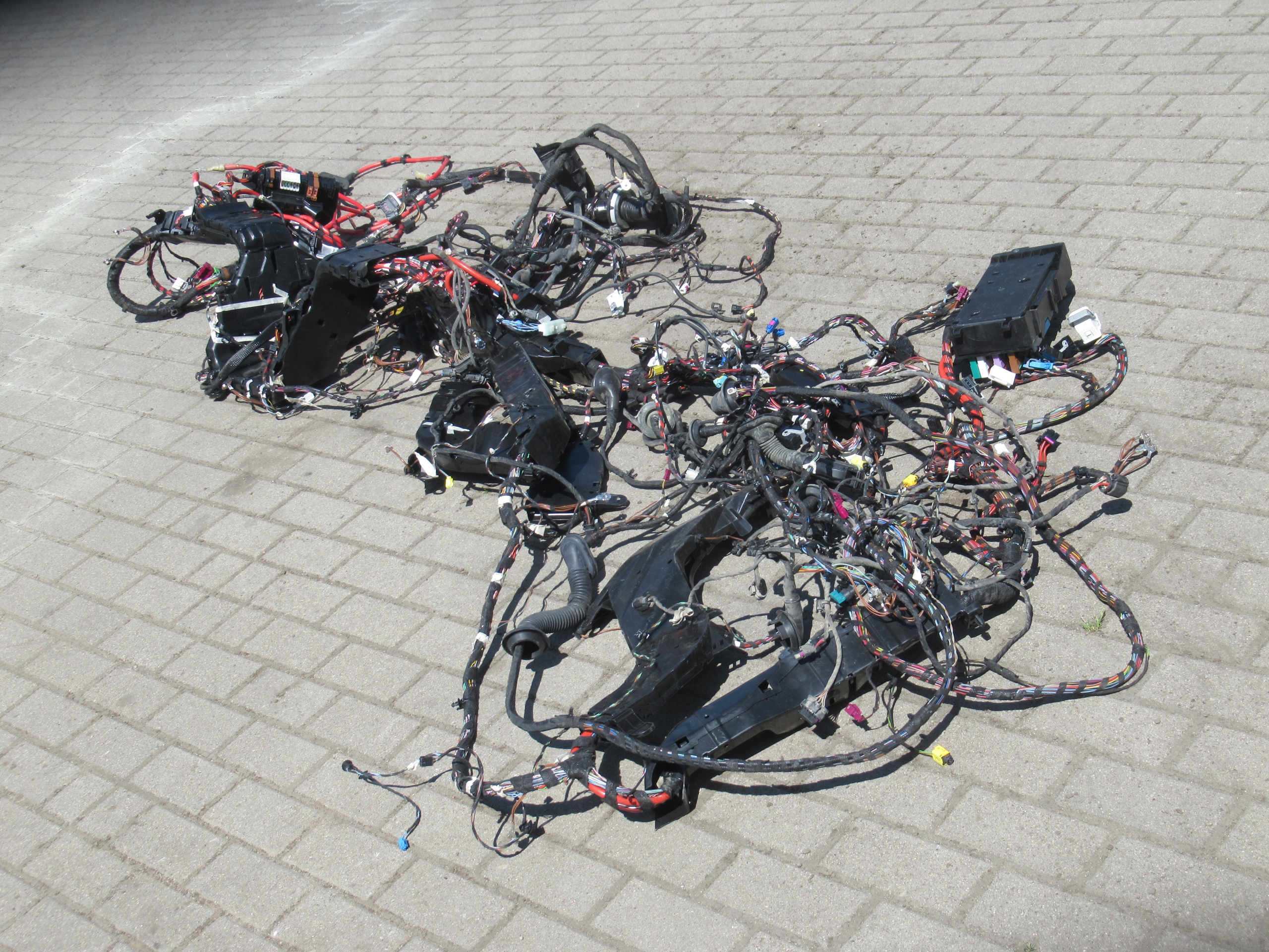 MERCEDES W167 GLE 300D SUV WIAZKA INSTALACJA WNETRZA