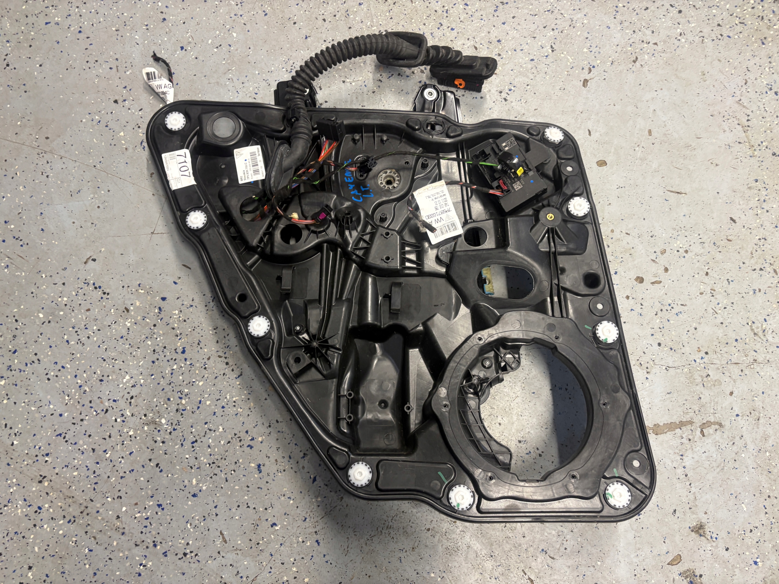 PORSCHE CAYENNE 92A window regulator left rear part 7P5839755C 4H0959795M