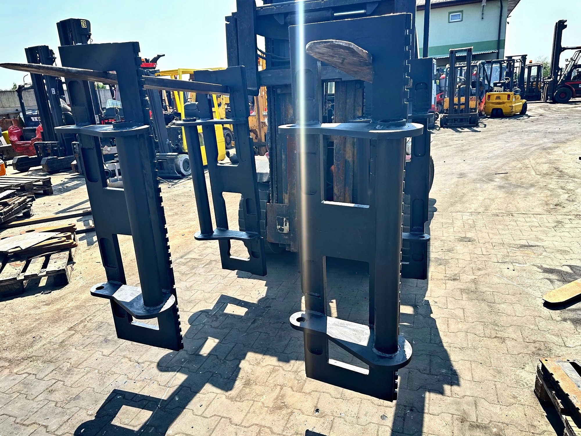 widły paleciak z widłami ładowarka teleskopowa