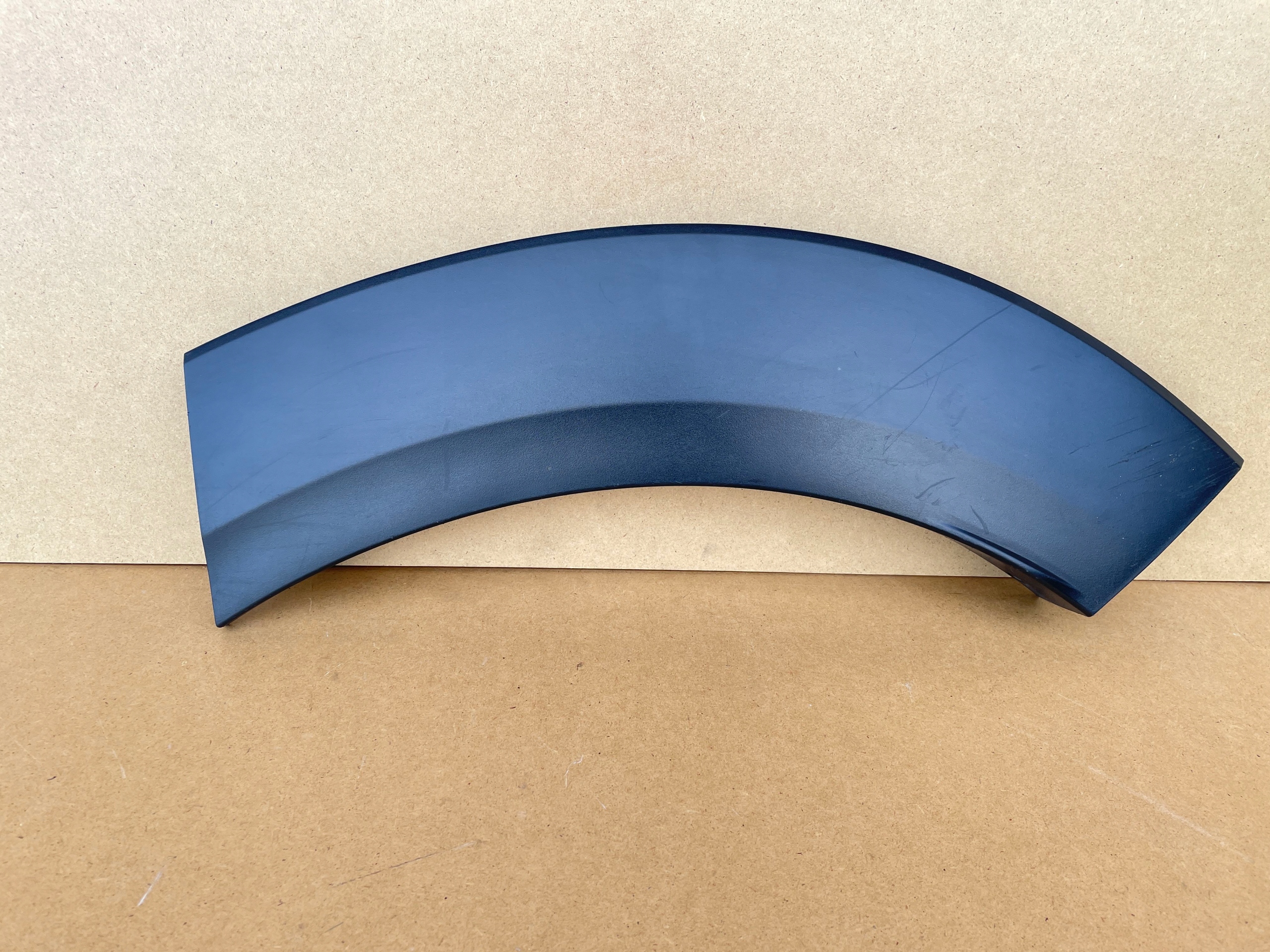 LISTWA OSŁONA BŁOTNIKA LEWY TYŁ MAZDA CX-30