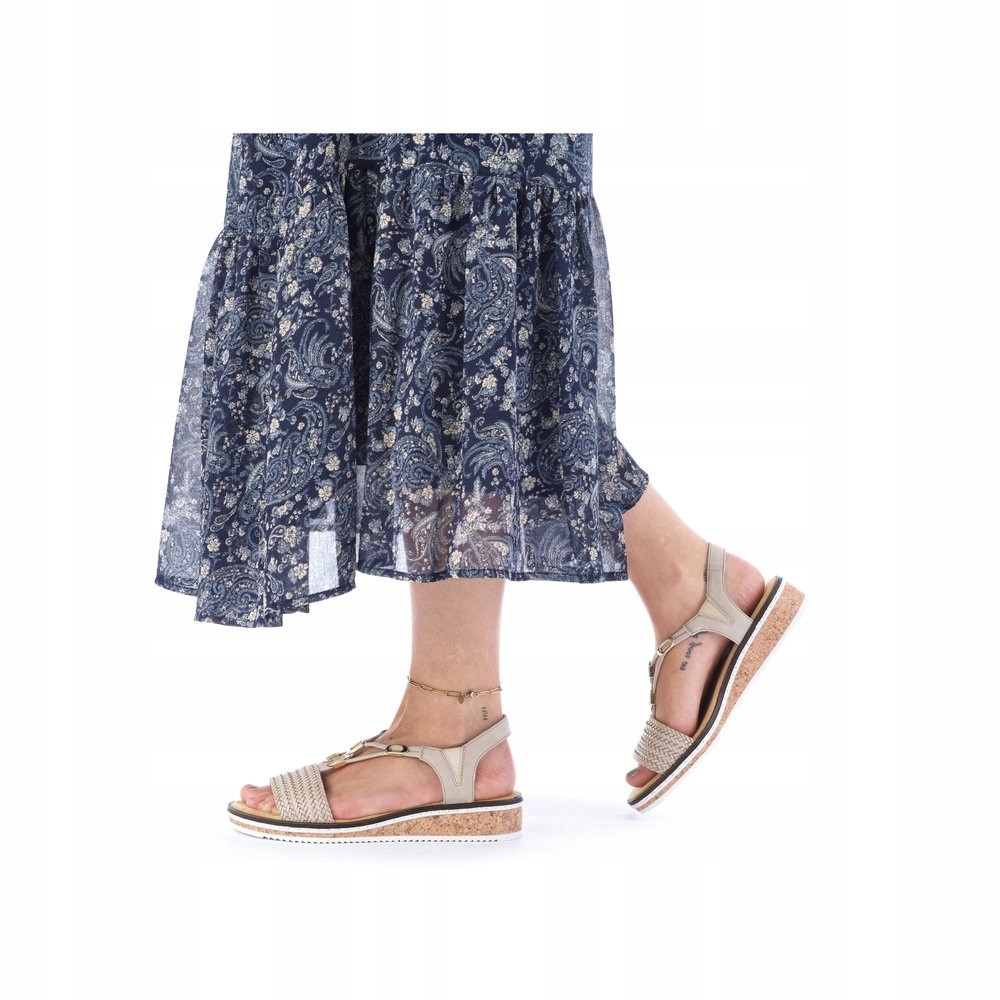 Nízké sandály Rieker na klínku béžové barvy, vel 41