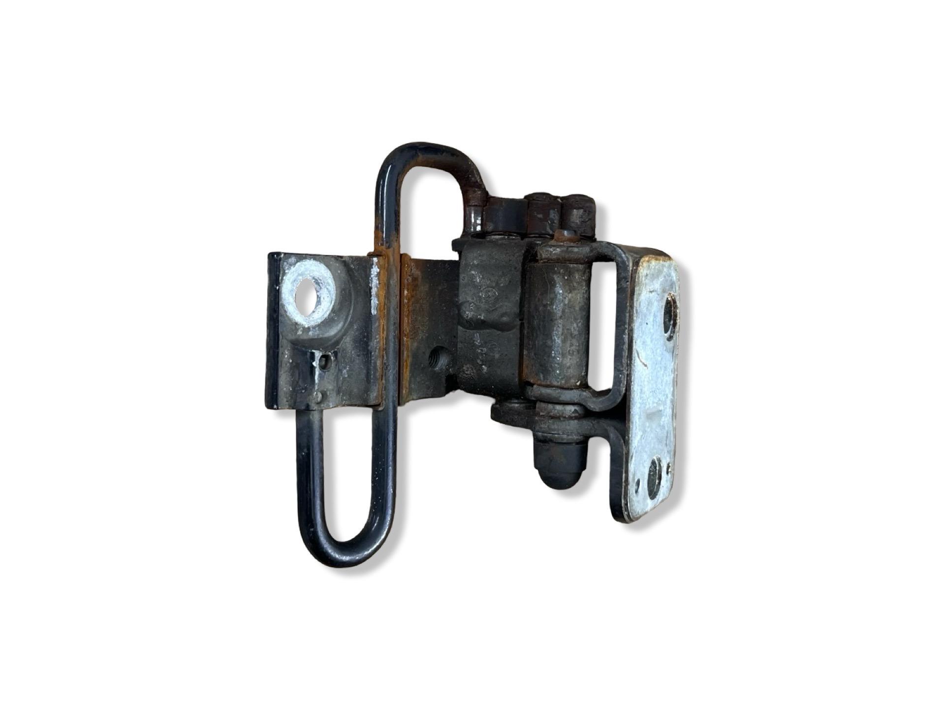 hinge door front right side Volkswagen Passat B6 2010 3C8831412A