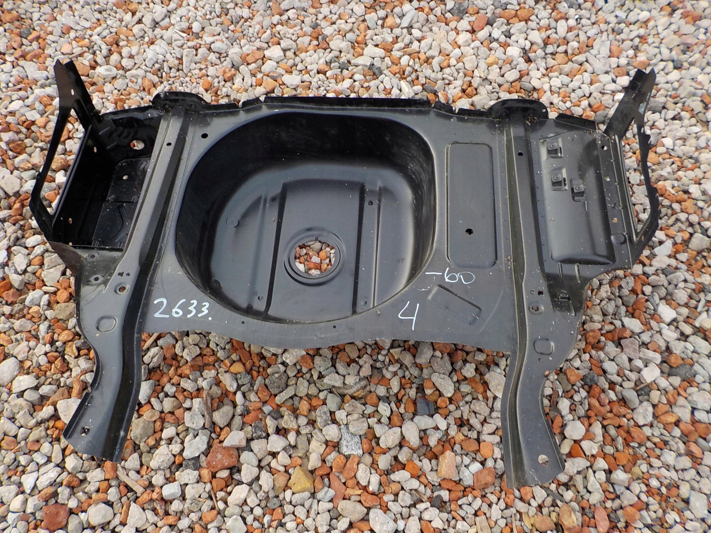 Кришка шасі BMW 5 серії E60