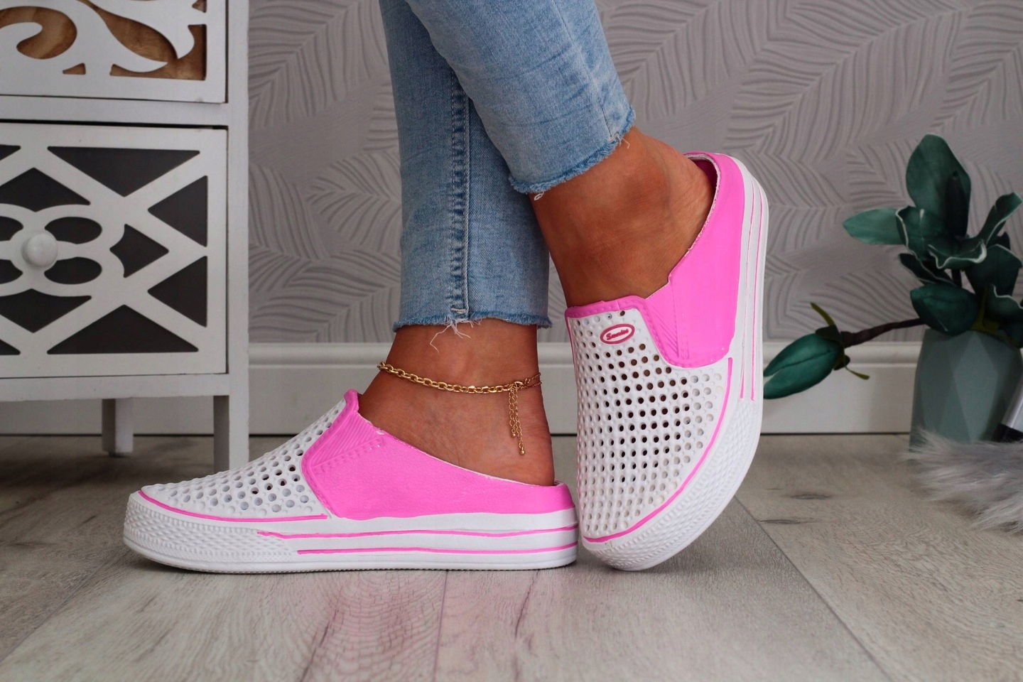 DAMSKIE KLAPKI KROKSY BUTY LEKKIE CHODAKI PIANKOWE WYGODNE Rozmiar 39