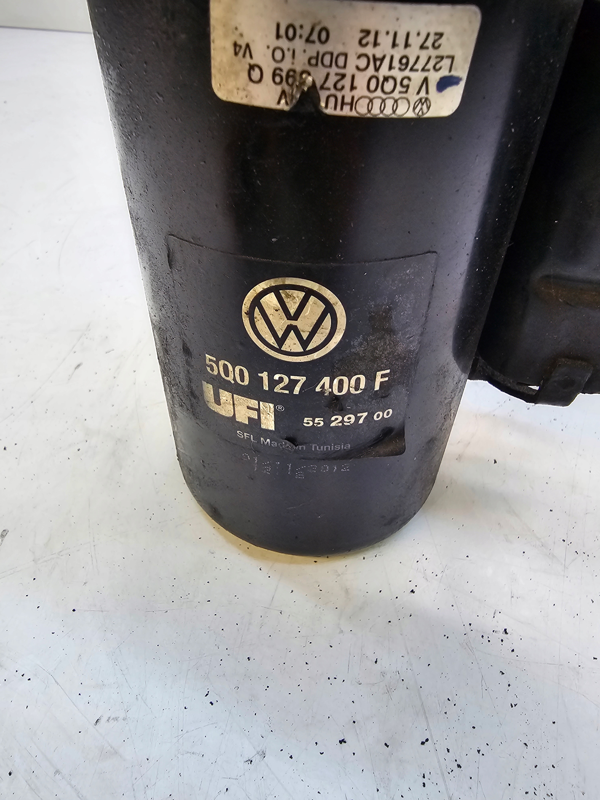 POKLOPAČ FILTERA GORIVA AUDI A3 8V VW 5Q0127400F