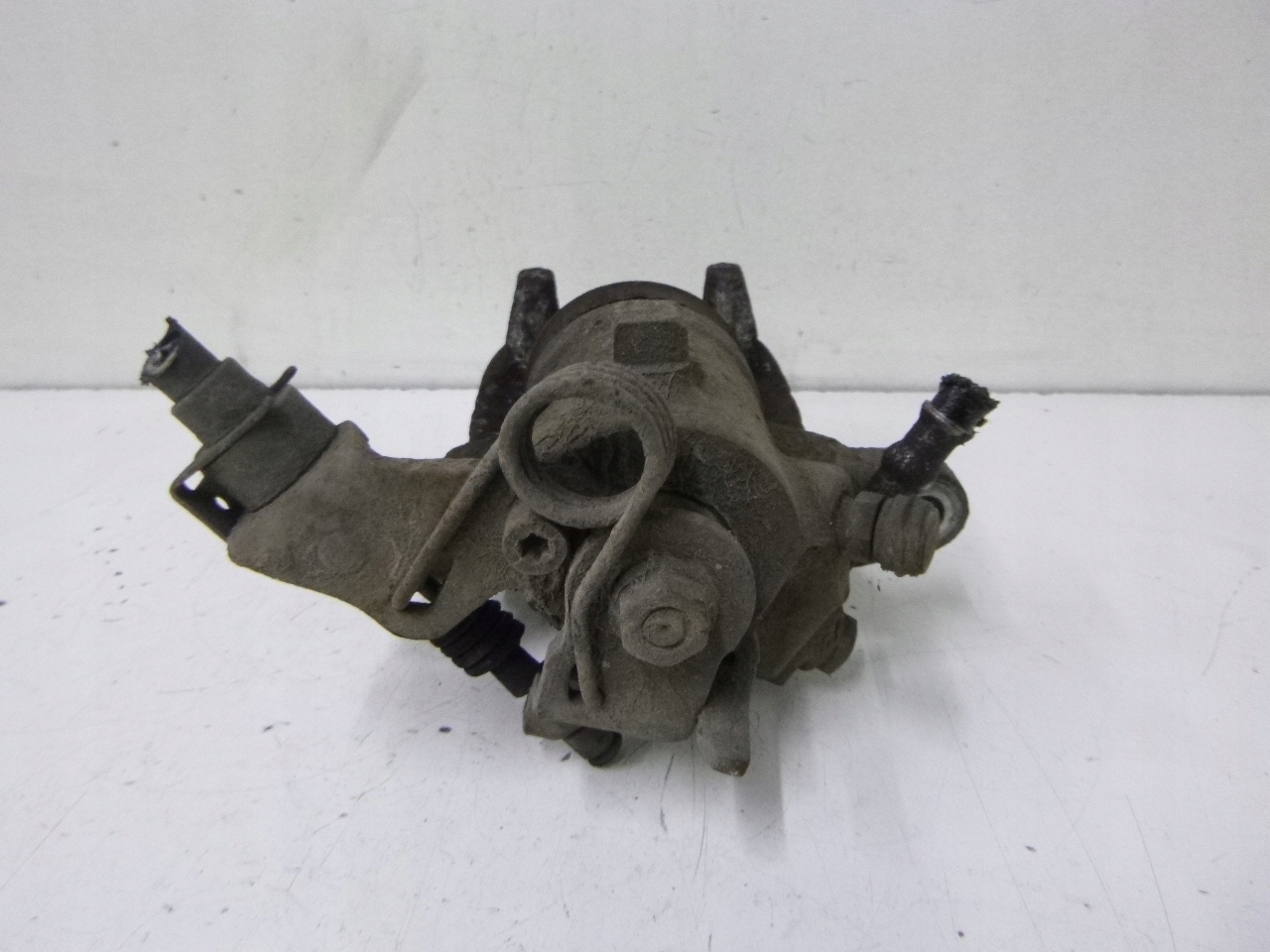 caliper brake rear part Volkswagen Golf IV 1.4 00r.