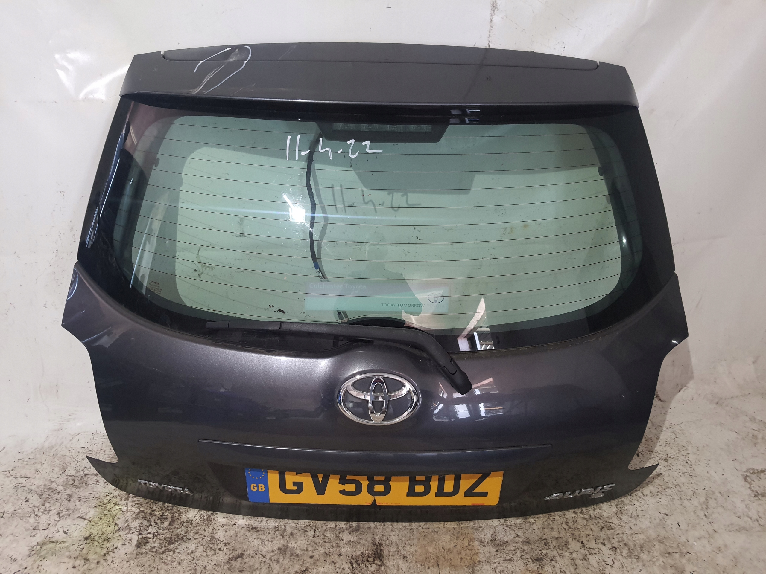 TOYOTA AURIS and 06-09 1G3 boot door
