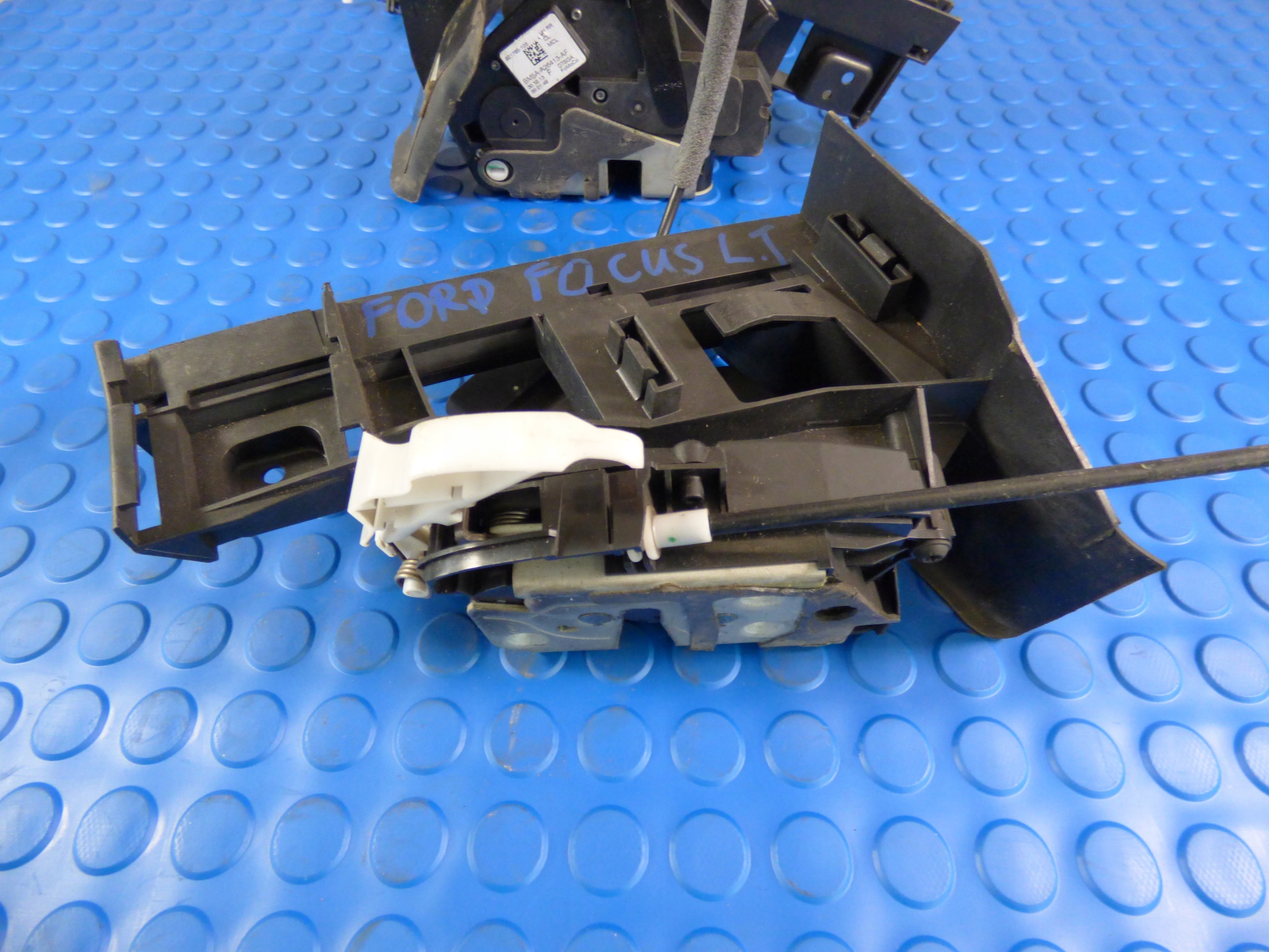 lock door left rear part 4PIN FORD FOCUS MK3