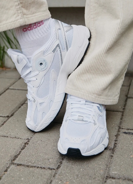 ADIDAS ASTRI SNEAKERSY 39 1/3 AIA