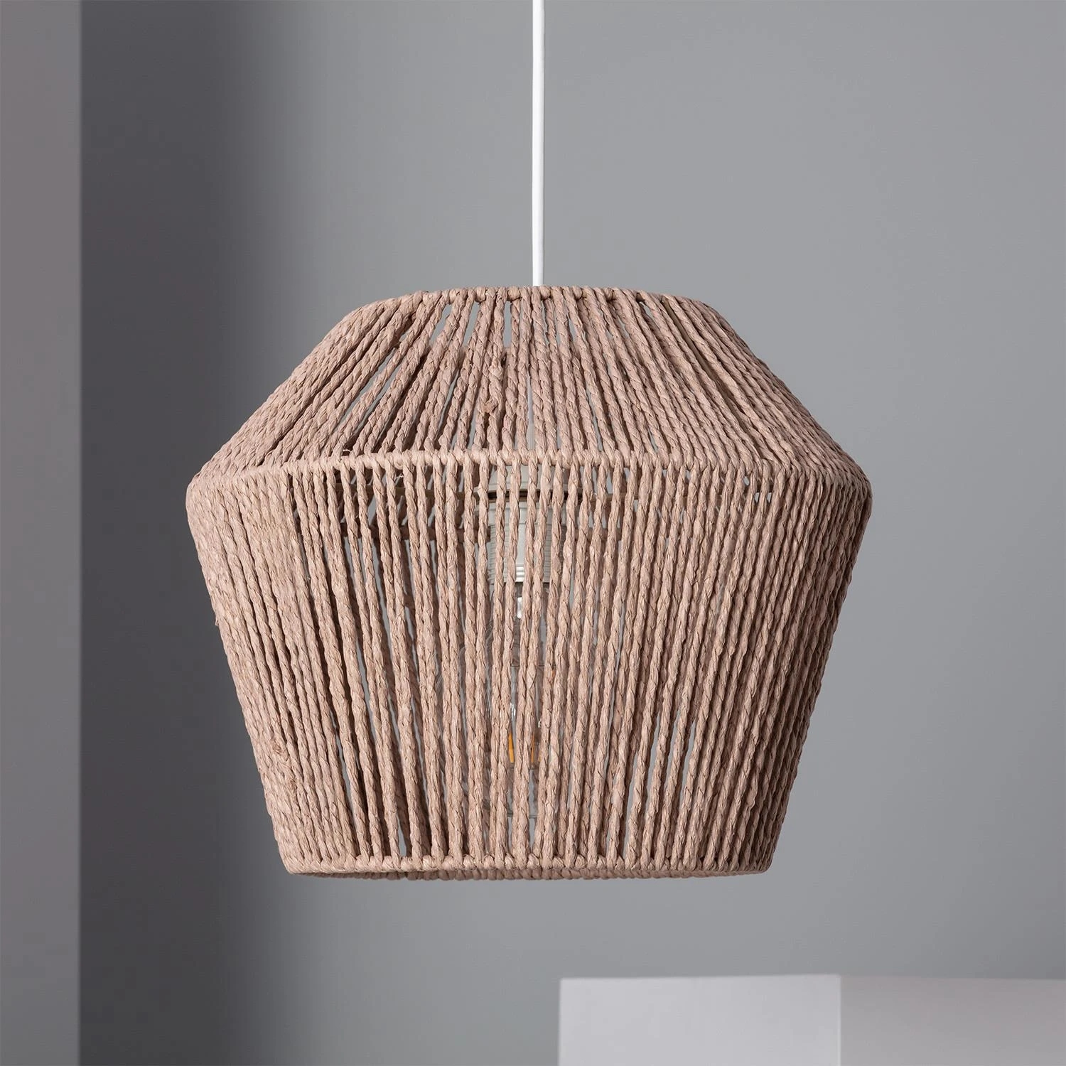 Závěsná lampa z pleteného papíru Sauki
