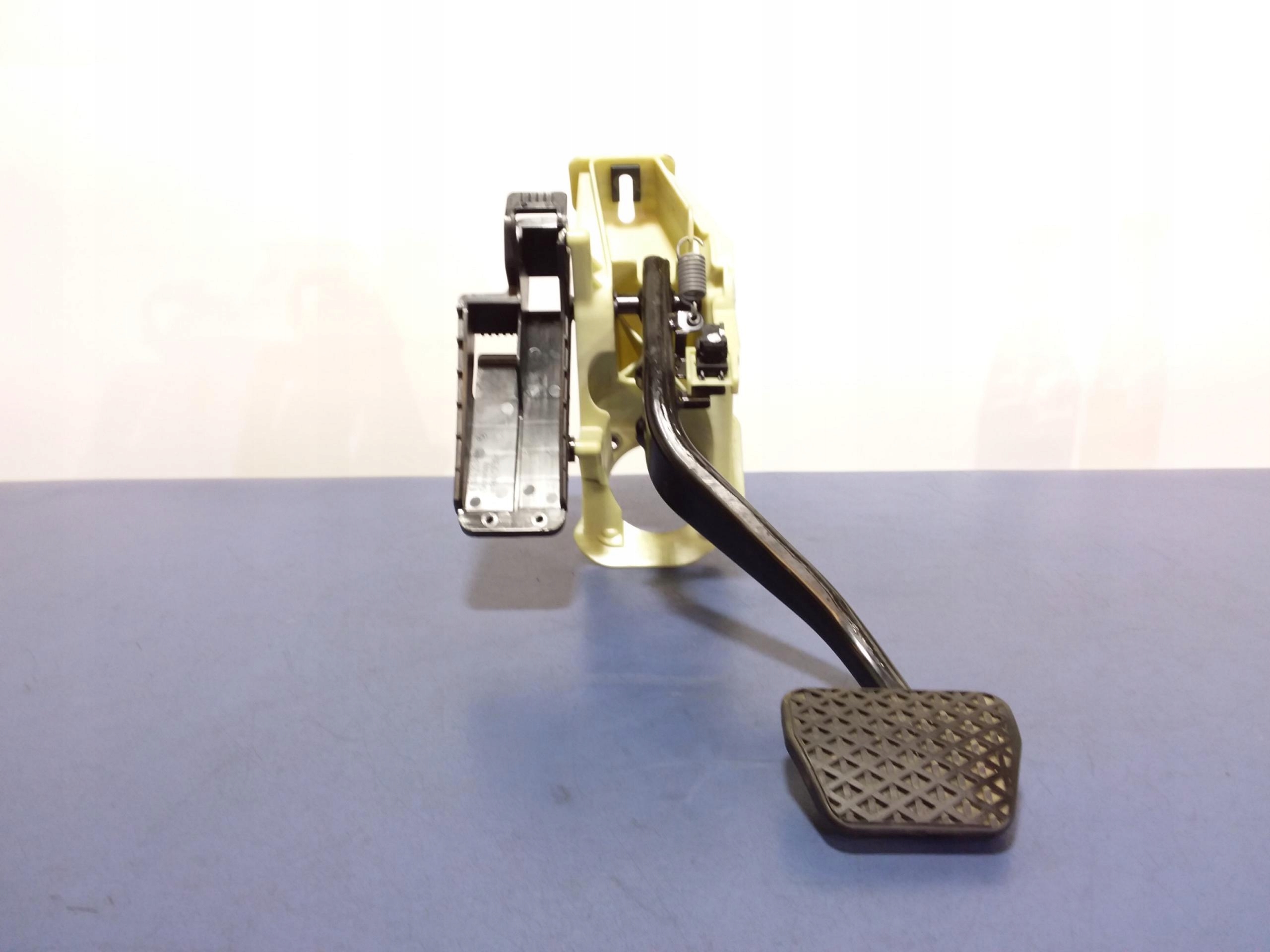 BMW 7 F01 F02 PEDAŁ PODSTAWA HAMULCA 6782665