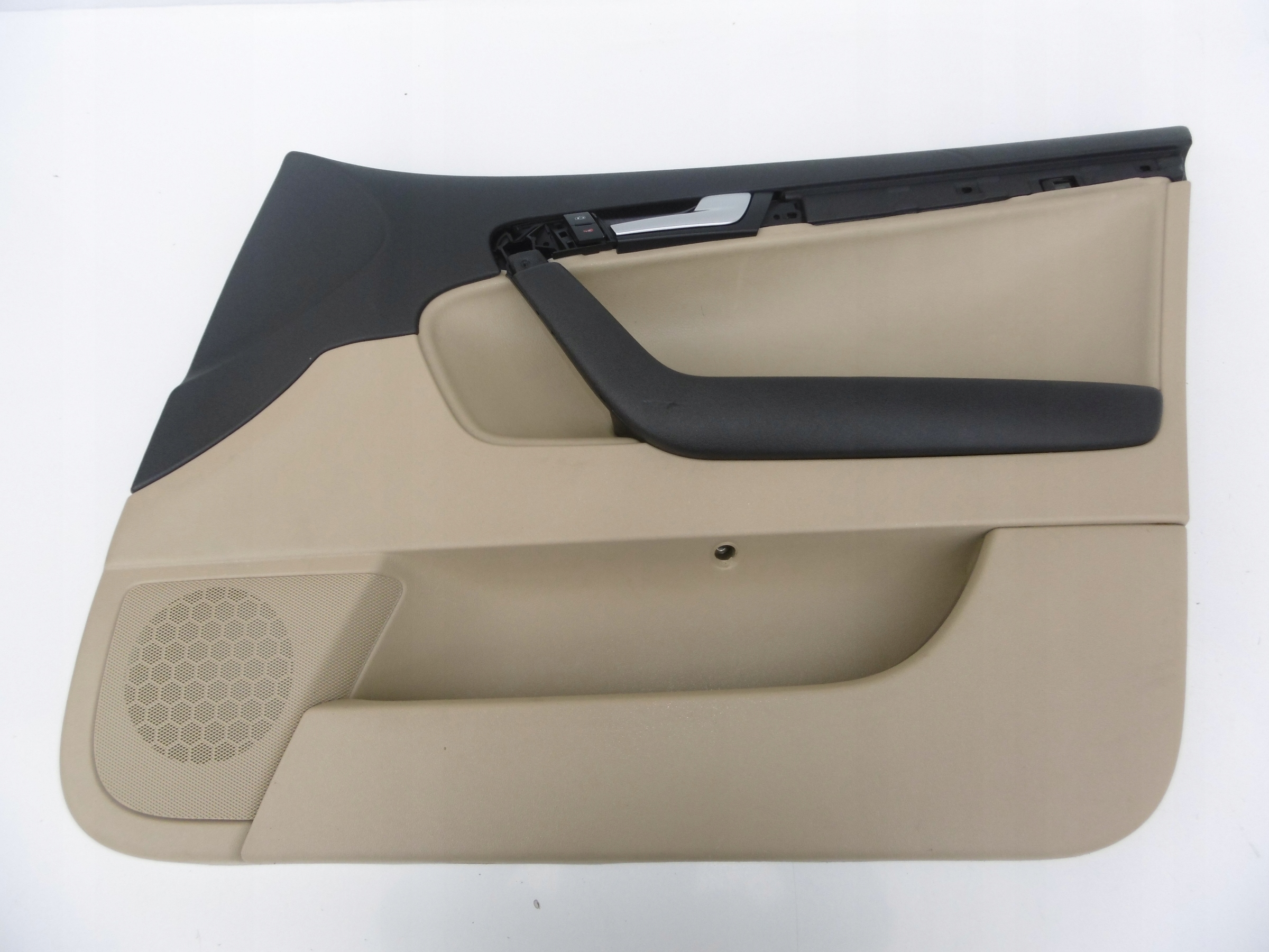 дверные карты передних P Audi OE 8P4867106