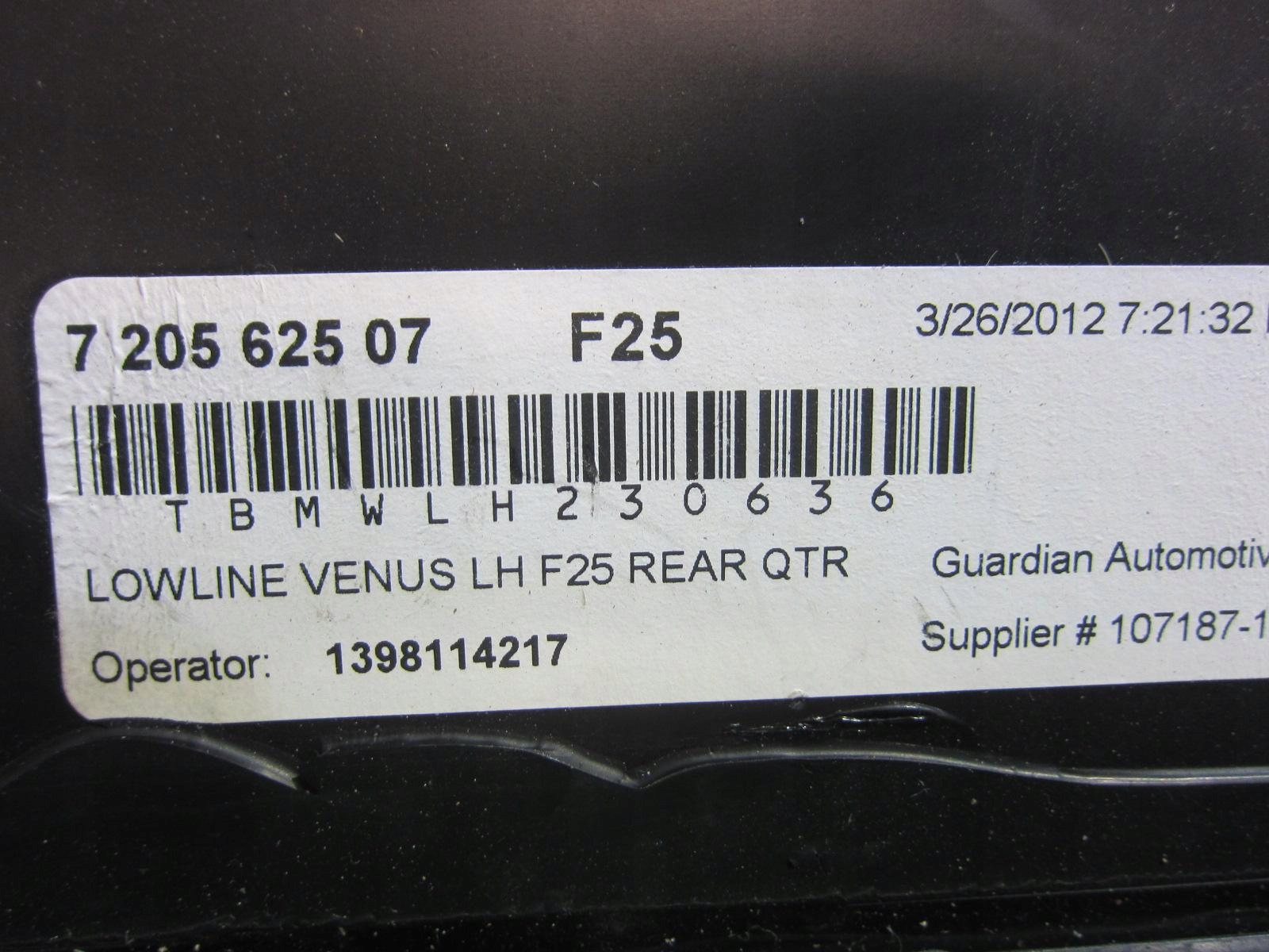 BMW X3 F25 window side bodywork left 7205625