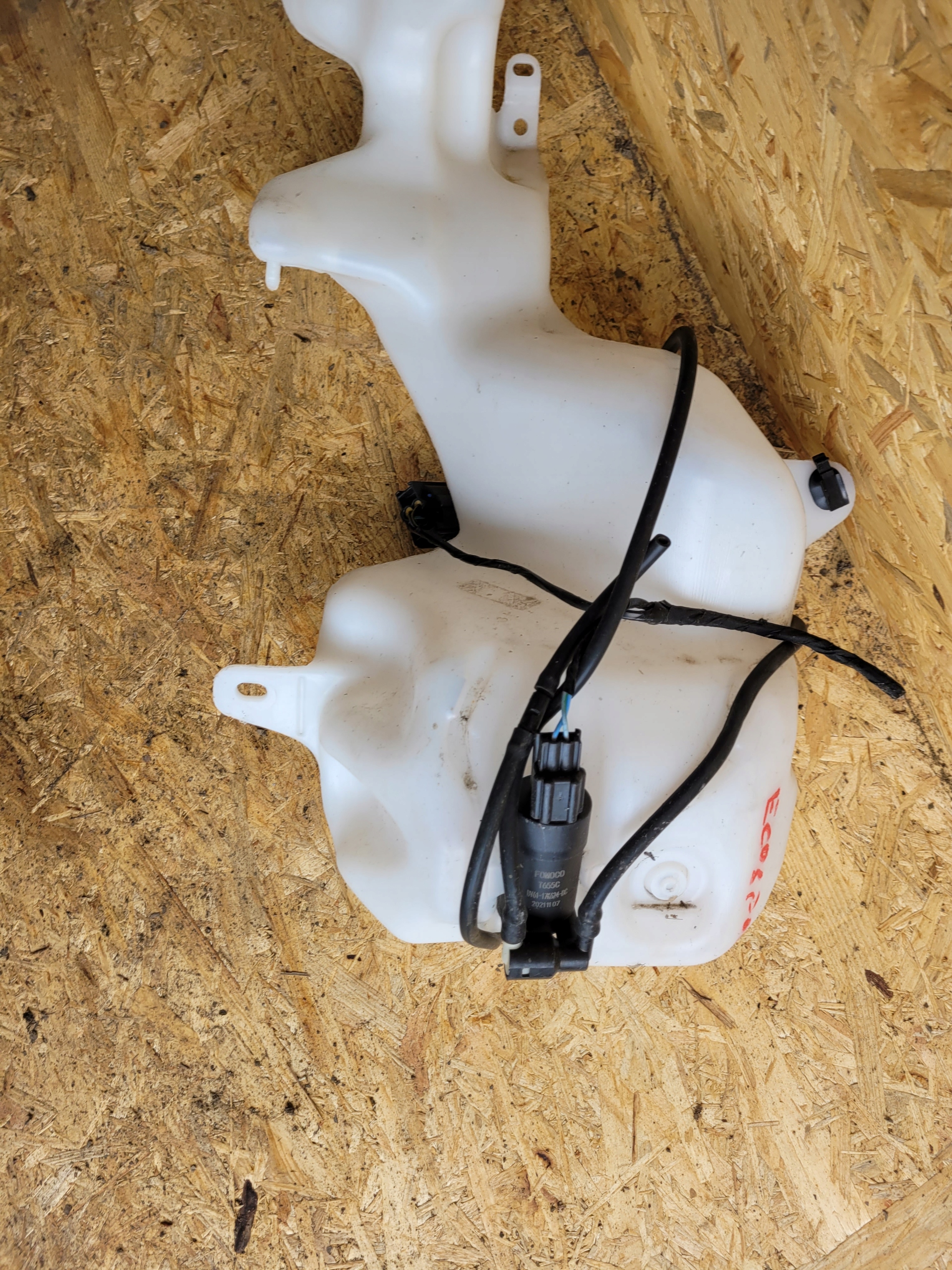 washer fluid tank FORD ECOSPORT MK2 LIFT