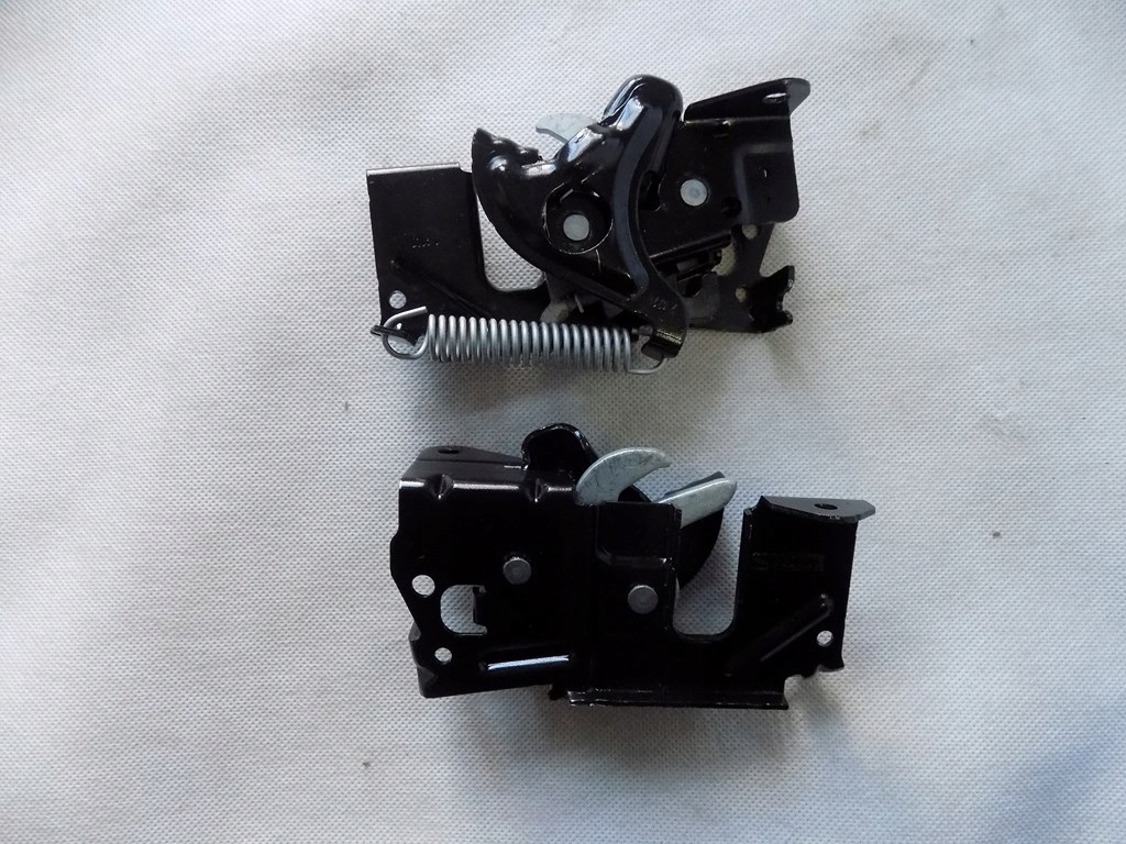 DW BMW M240i болт замка капота 7242544912