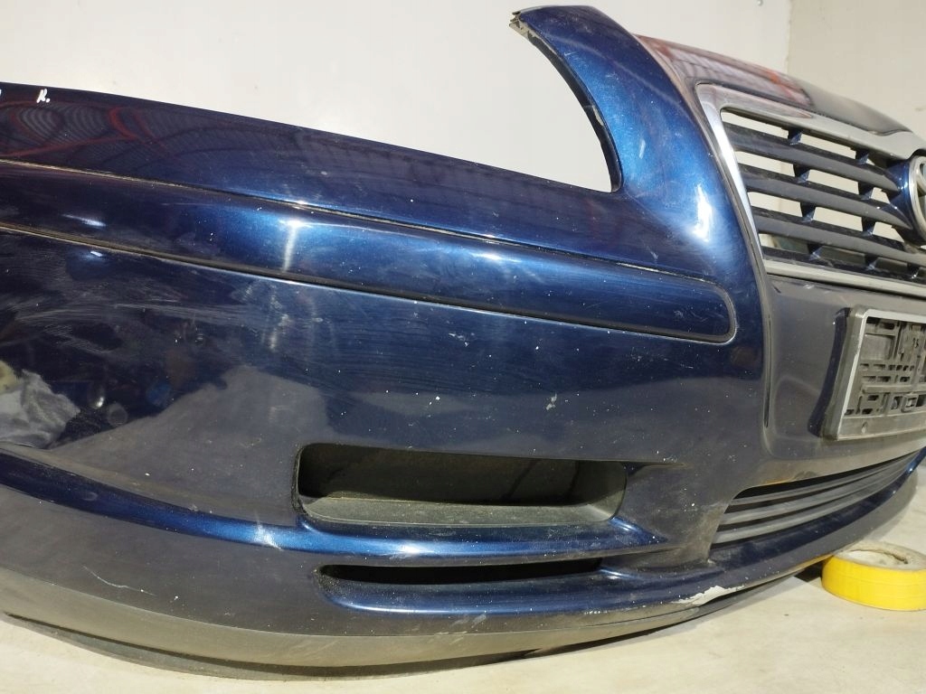 Toyota Avensis T25 II 2 bumper front front 8P4