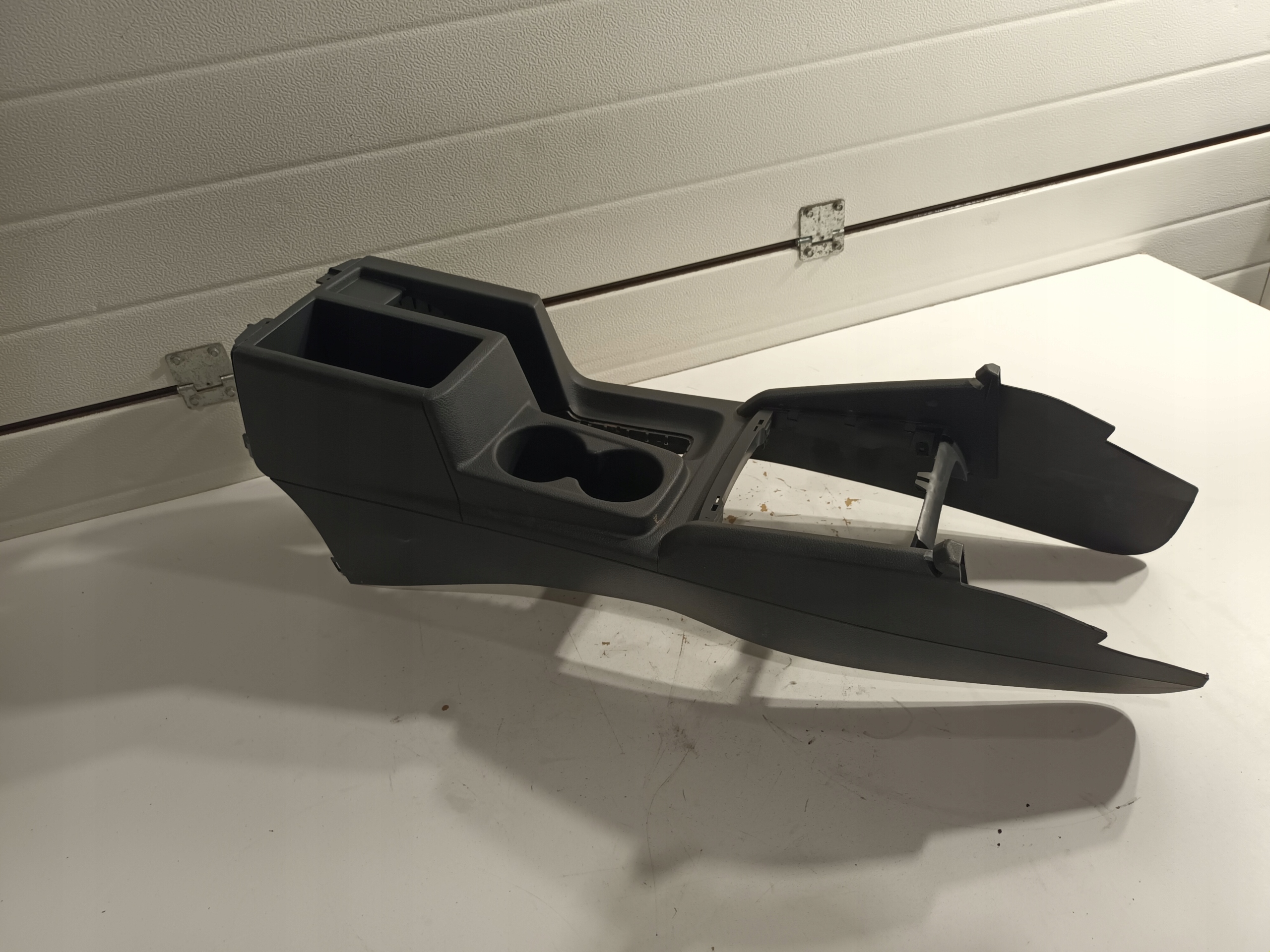 armrest TUNEL central VW AMAROK 2H0863241M