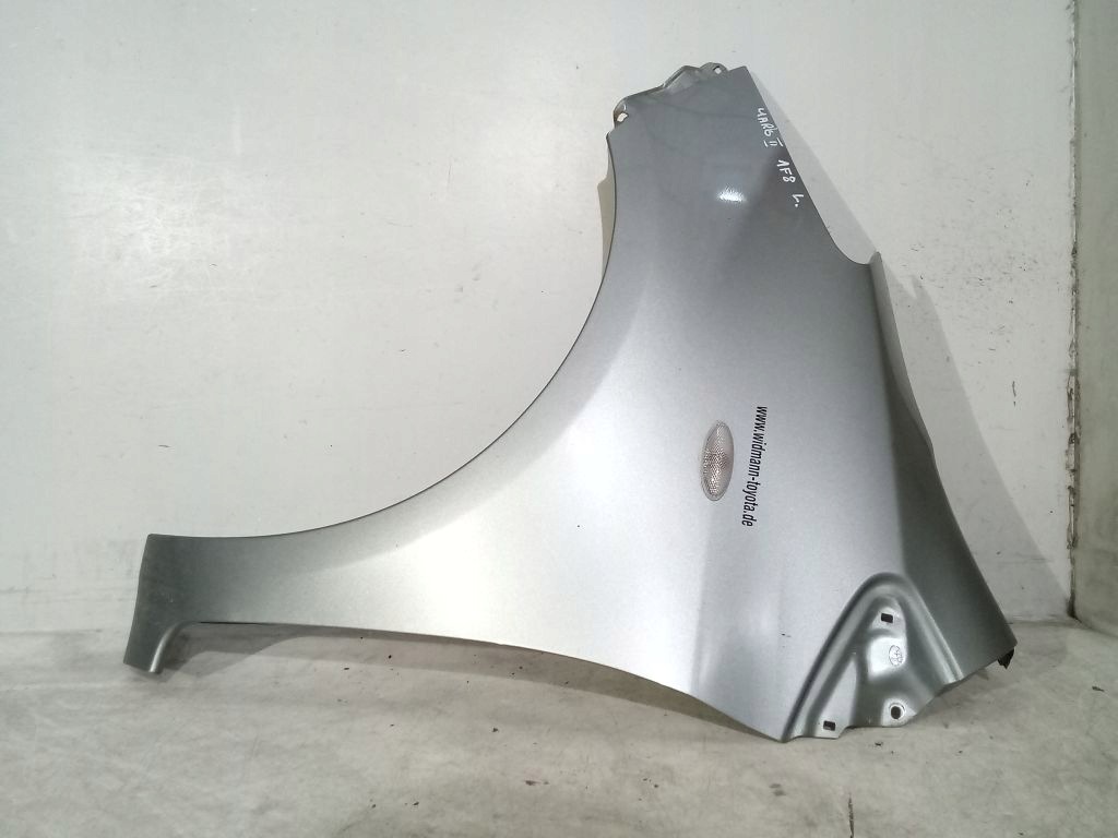 Toyota Yaris II 2 parafango sinistra 1F8