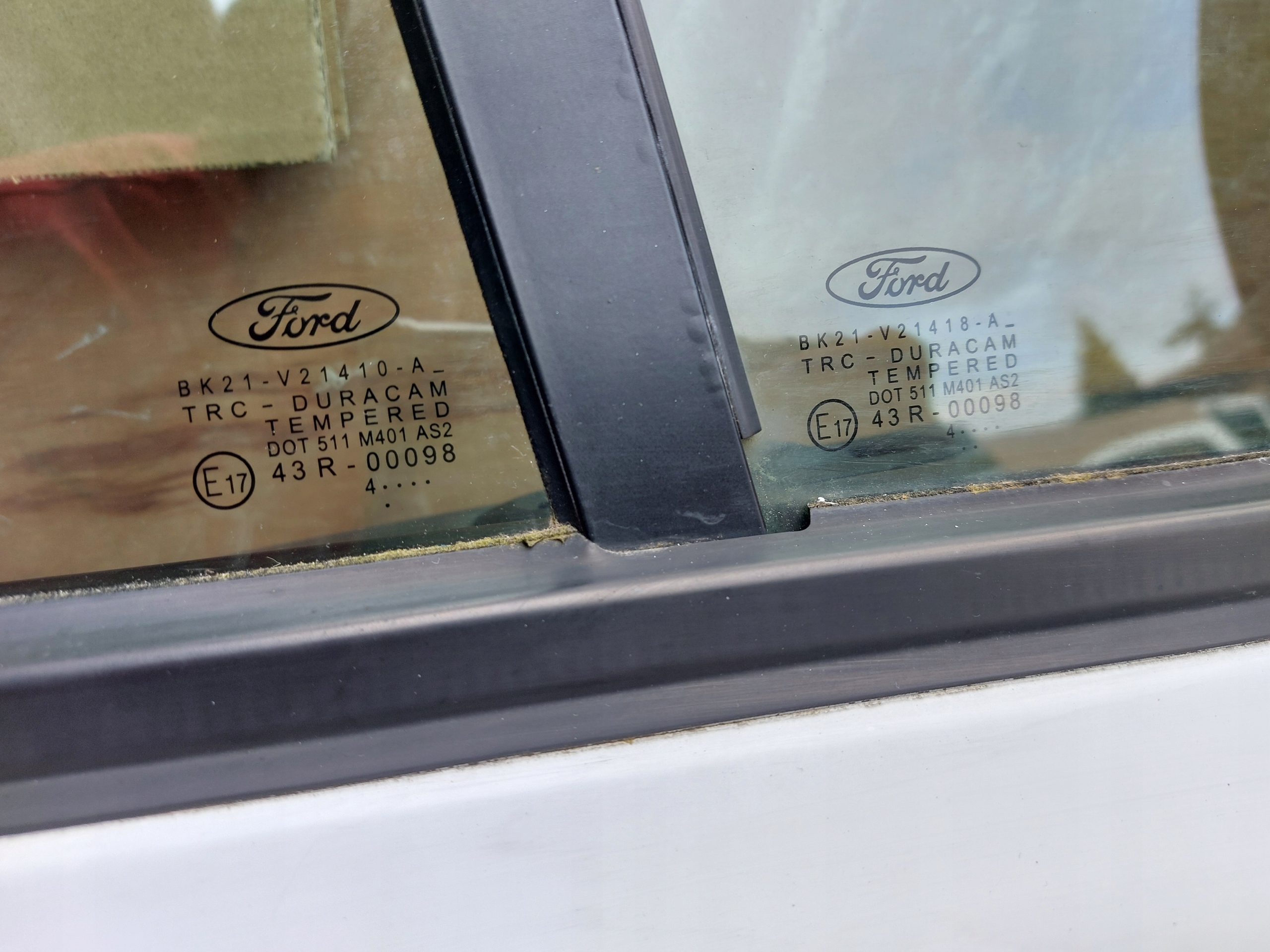 dveře pravé předek FORD TRANSIT CUSTOM 14r BIALE
