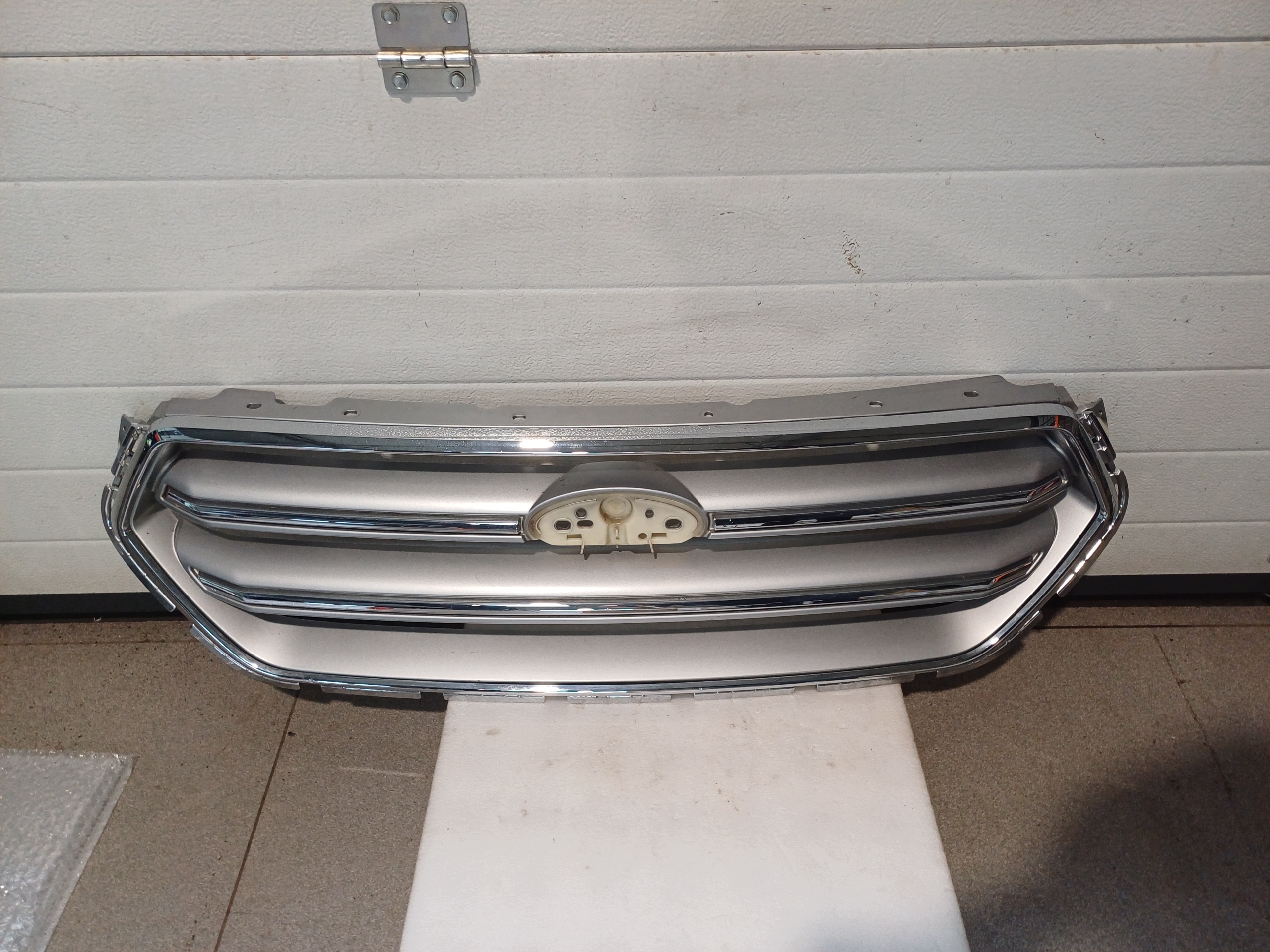 Grill FORD KUGA II GV448200B