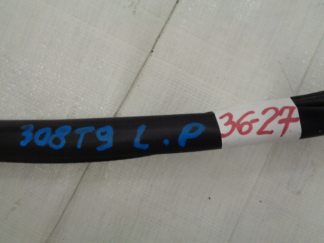 PEUGEOT 308 T9 USZCZELKA DRZWI LEWA PRZEDNIA Producent części Peugeot OE