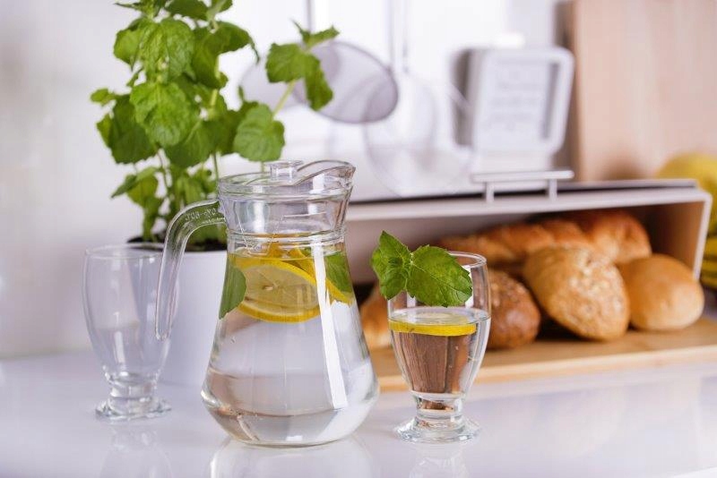 6x Szklanka na nóżce do soku koktajli CAPRI 300 ml Pojemność 300 ml