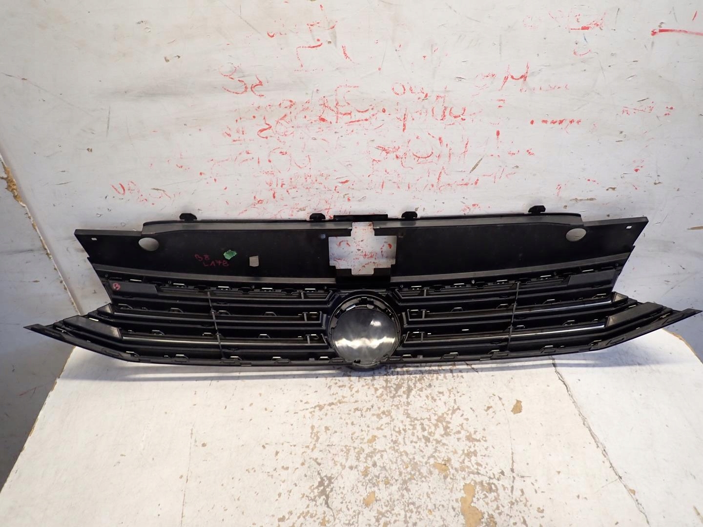 Grill VW PASSAT B8 2014- 3G0853653