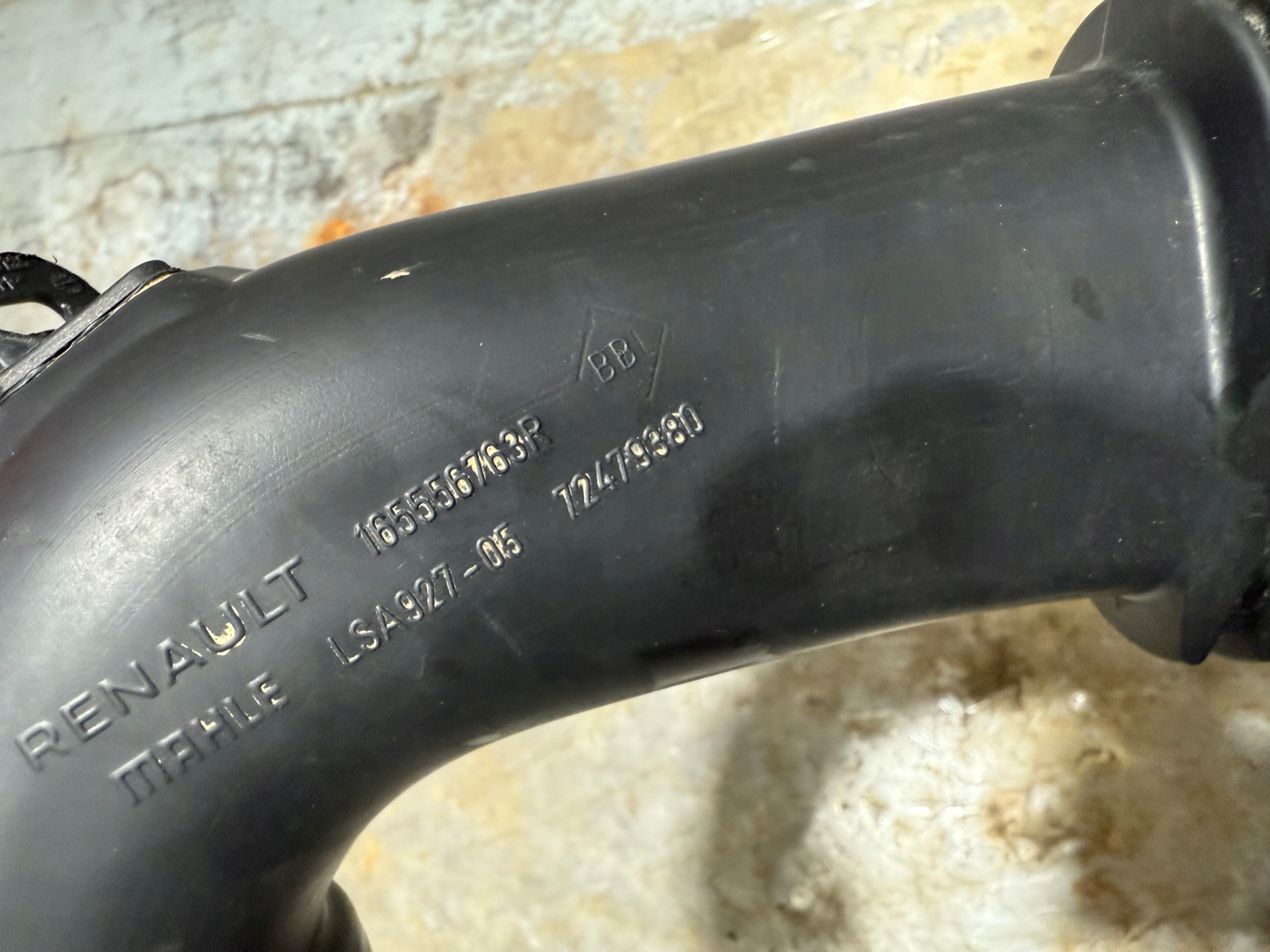 renault EXPRESS 1.5 21- труба впуск патрубок Воздух целый оригинал