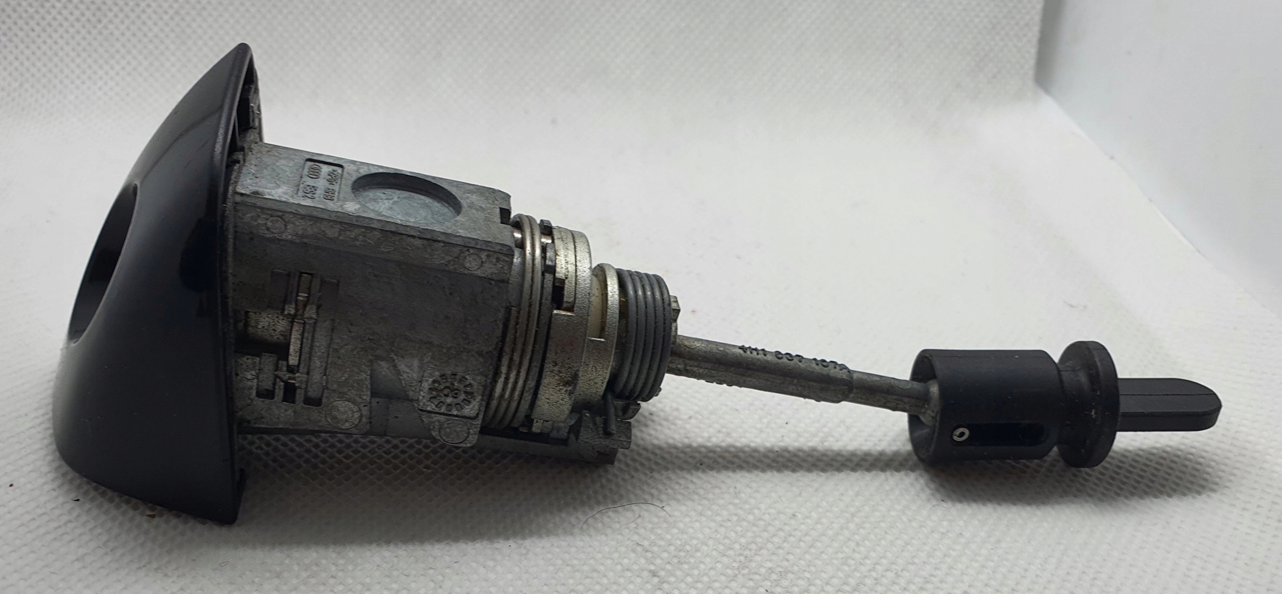 Audi A8 D4 4H Insert de la Serrure 4H1837167A