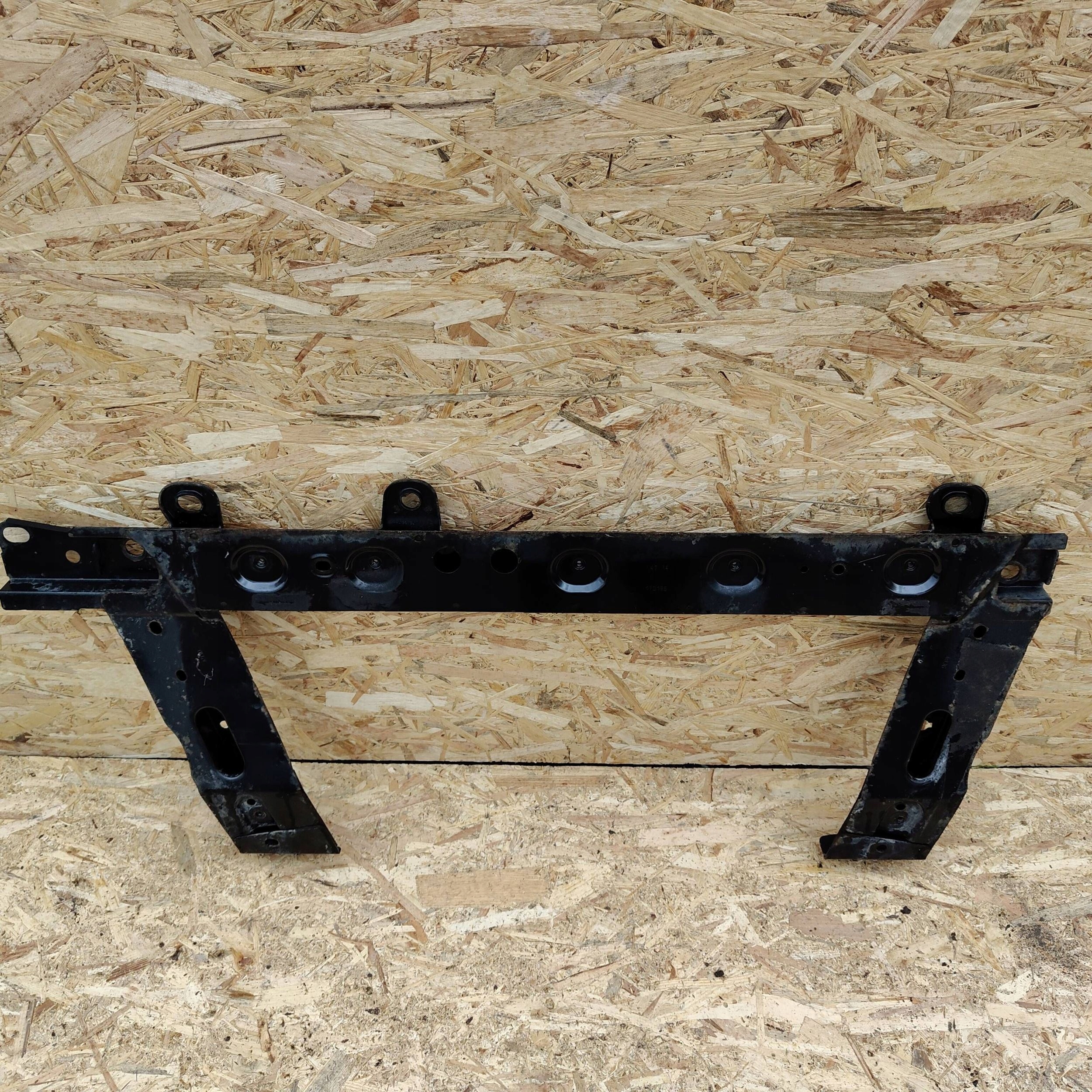 lower holder radiator front Renault Clio IV A39140292F
