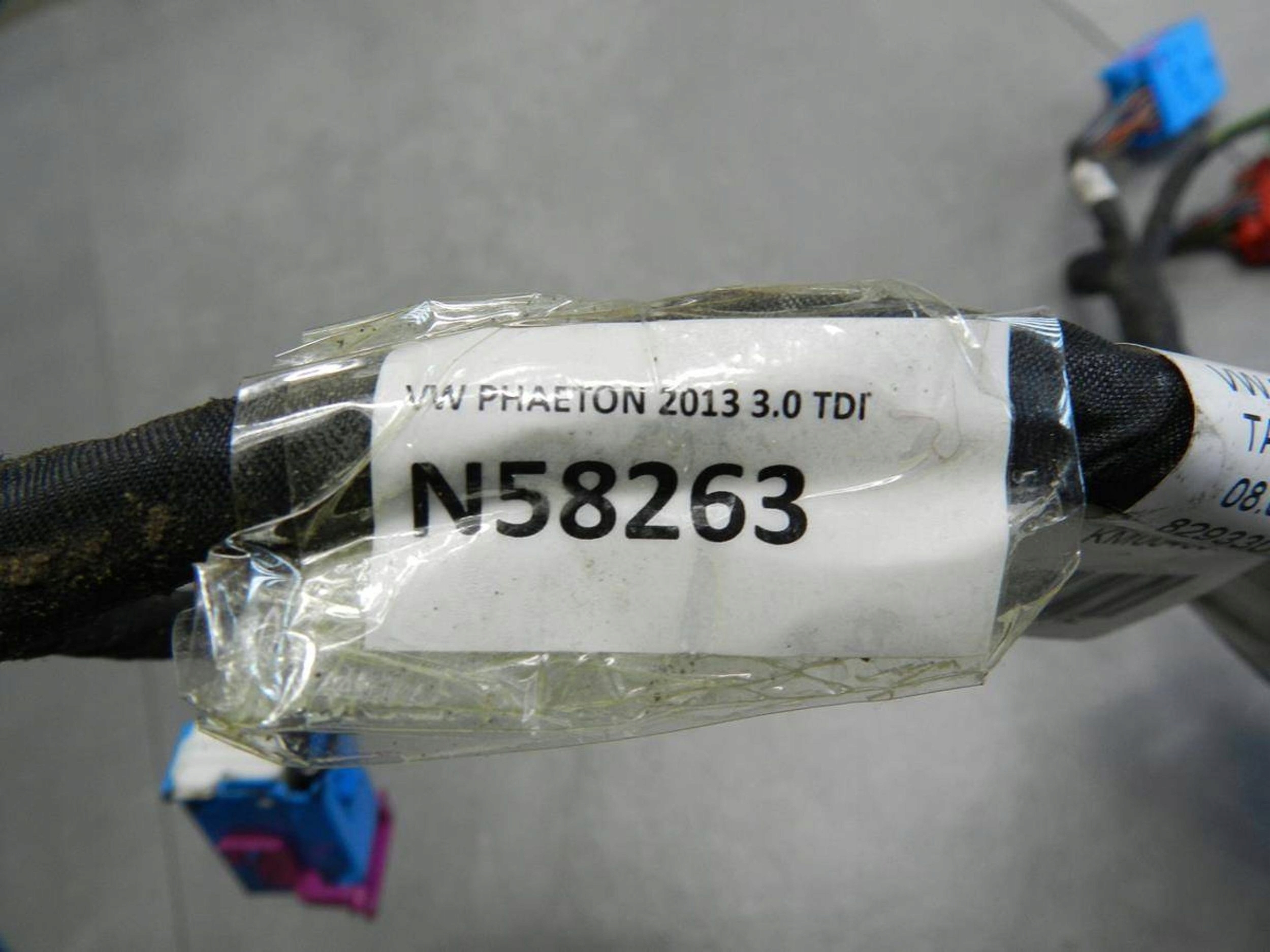 Volkswagen Phaeton bundle electrical adapter 3D1971051AL