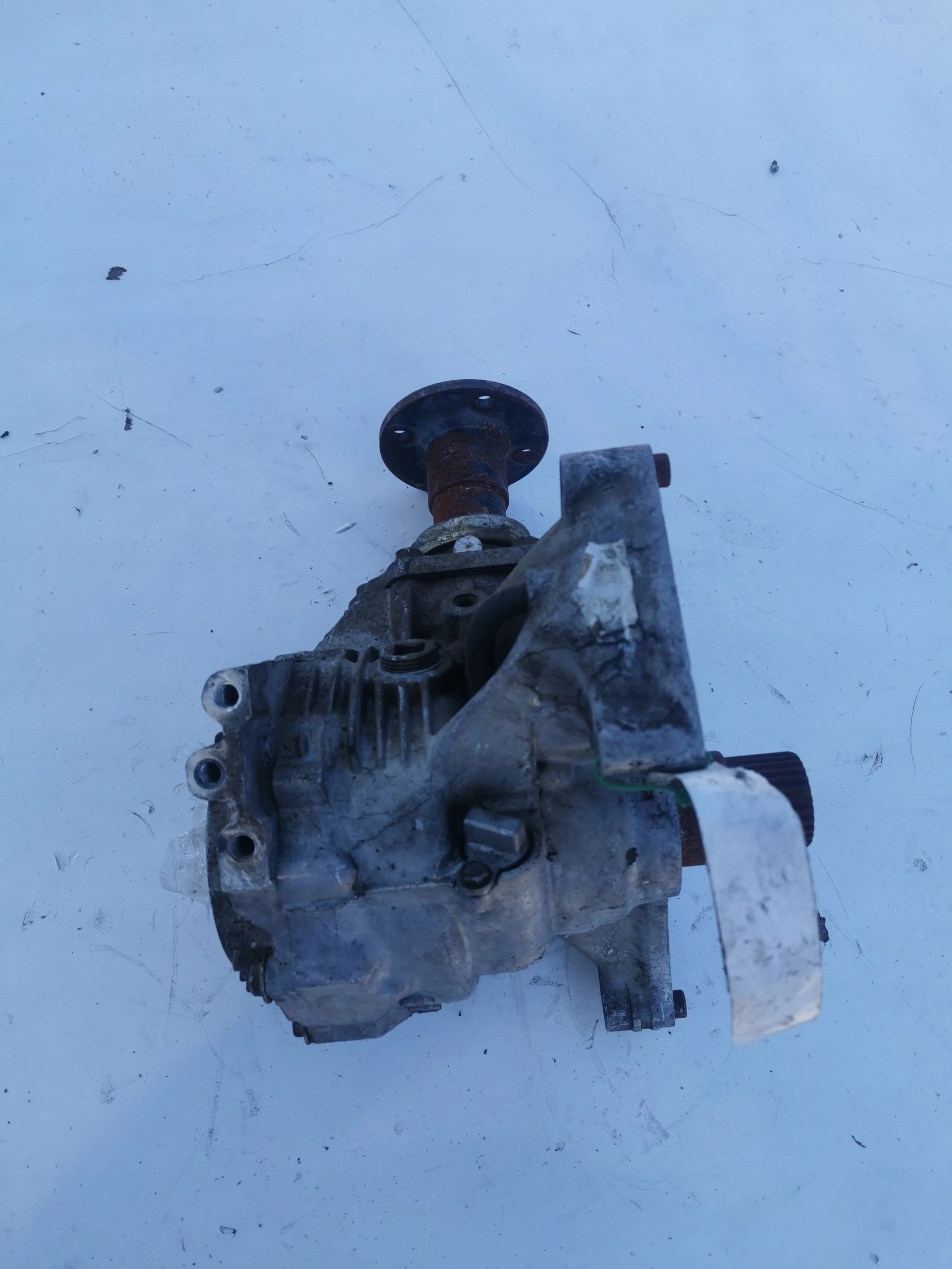 NISSAN X-TRAIL 2.2DCI REDUKTOR gearboxes 33100-8H60B